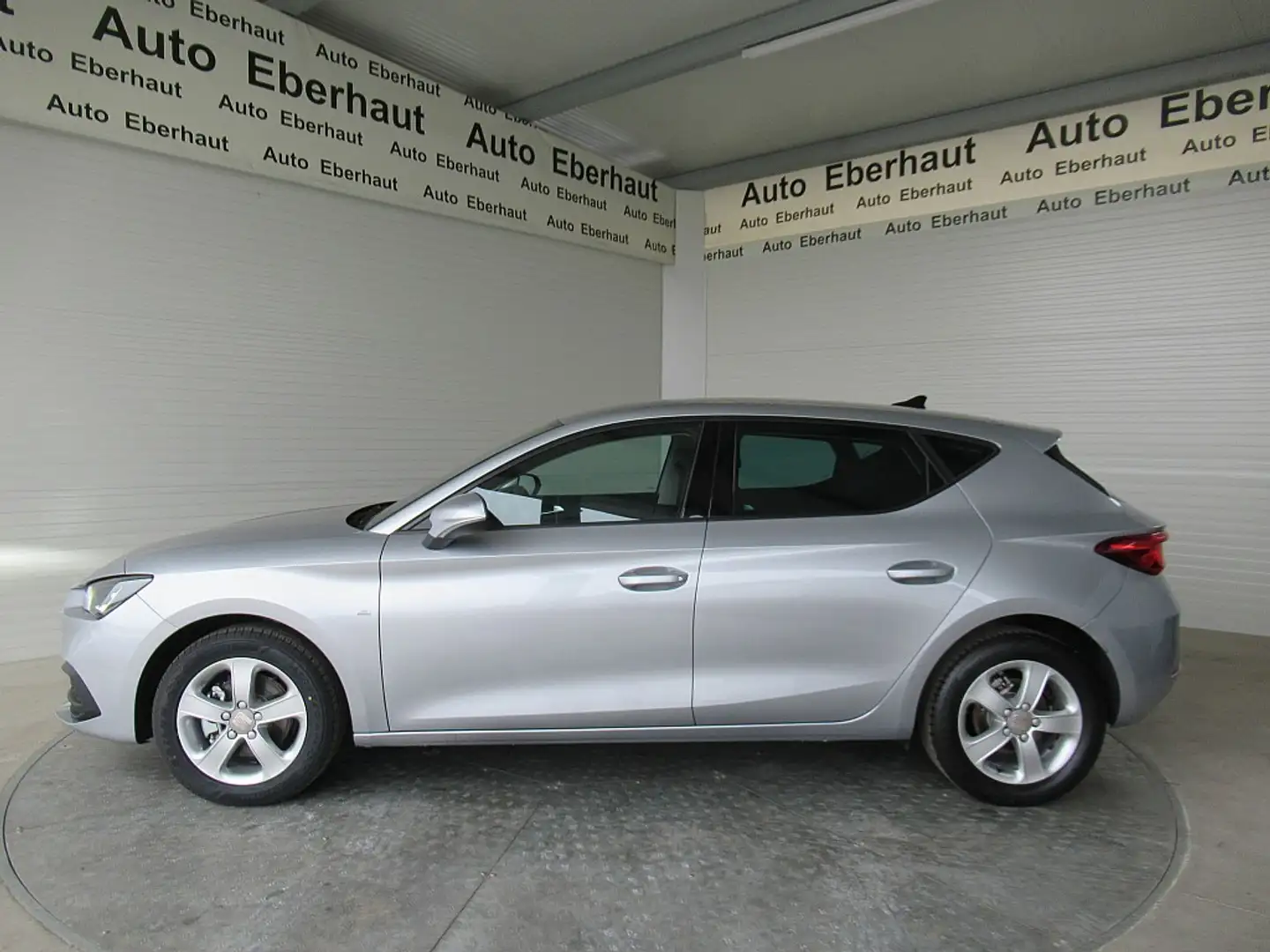 SEAT Leon TSI Reference *LED *Tempomat *Sitzheizung Silber - 2
