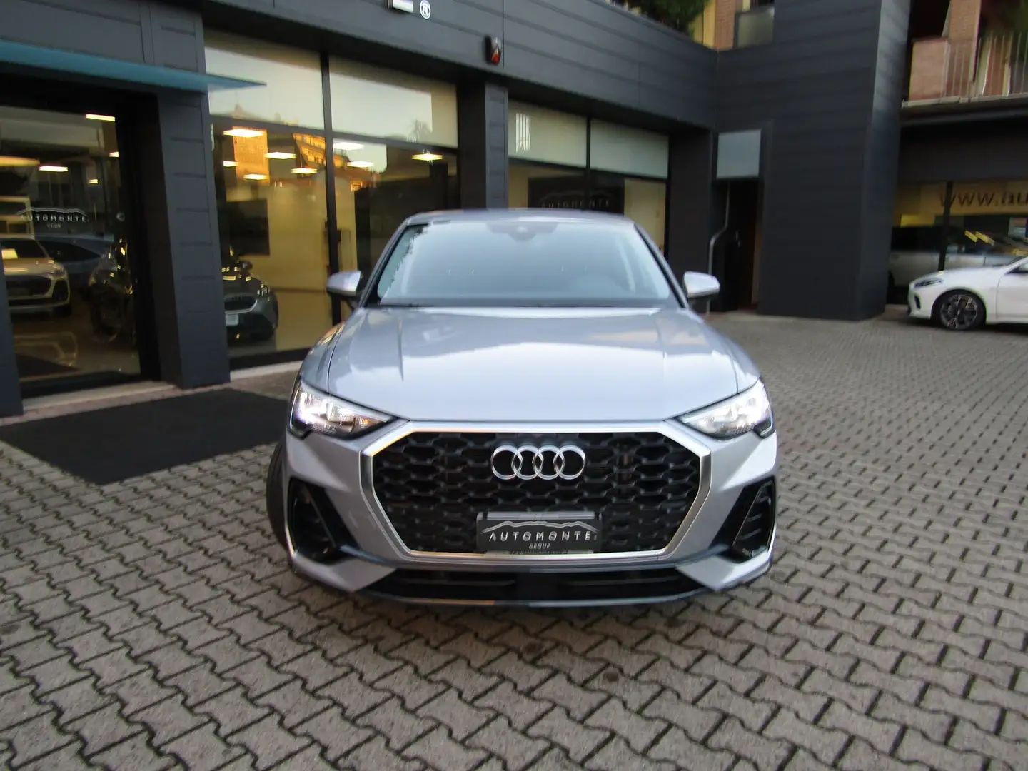 Audi Q3 SPB 35 TFSI 150CV CAMBIO AUTO,CERCHI 17,AZIENDALE Zilver - 2