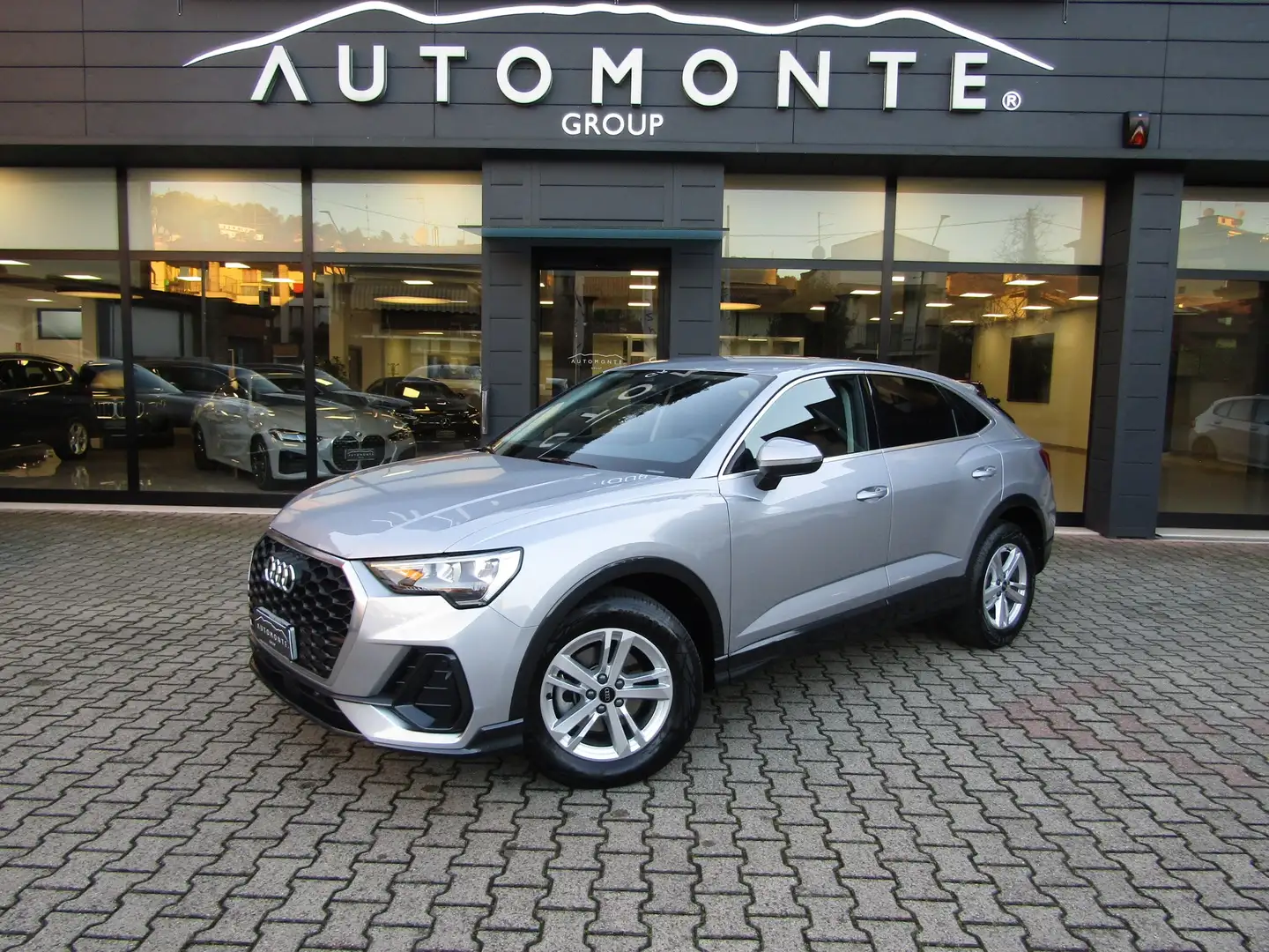 Audi Q3 SPB 35 TFSI 150CV CAMBIO AUTO,CERCHI 17,AZIENDALE Zilver - 1