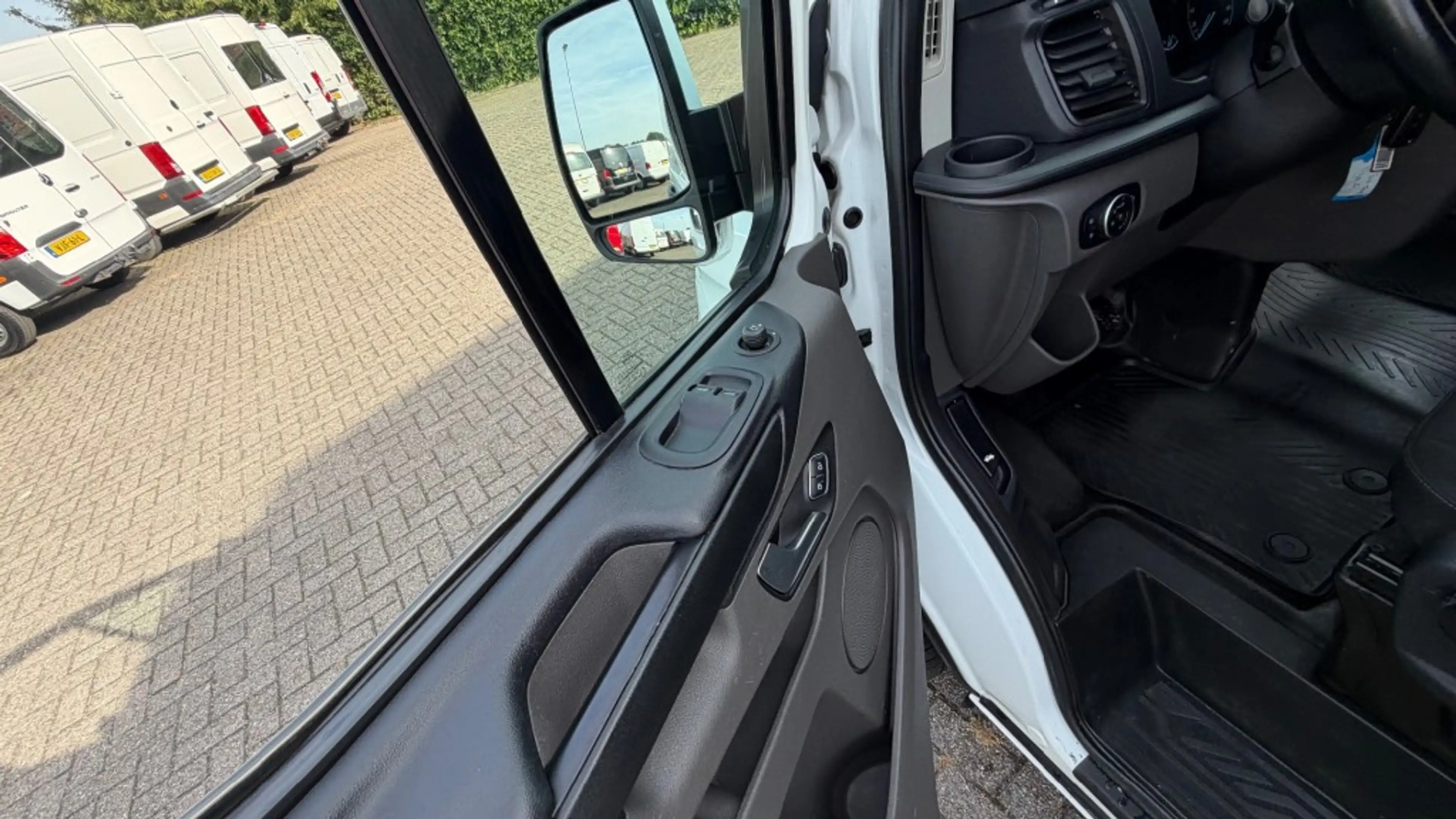 Ford Transit Custom 2.0 TDCI 77KW 105PK L2H1 EURO 6 AIRCO/ NAVIGATIE/ — photo 18