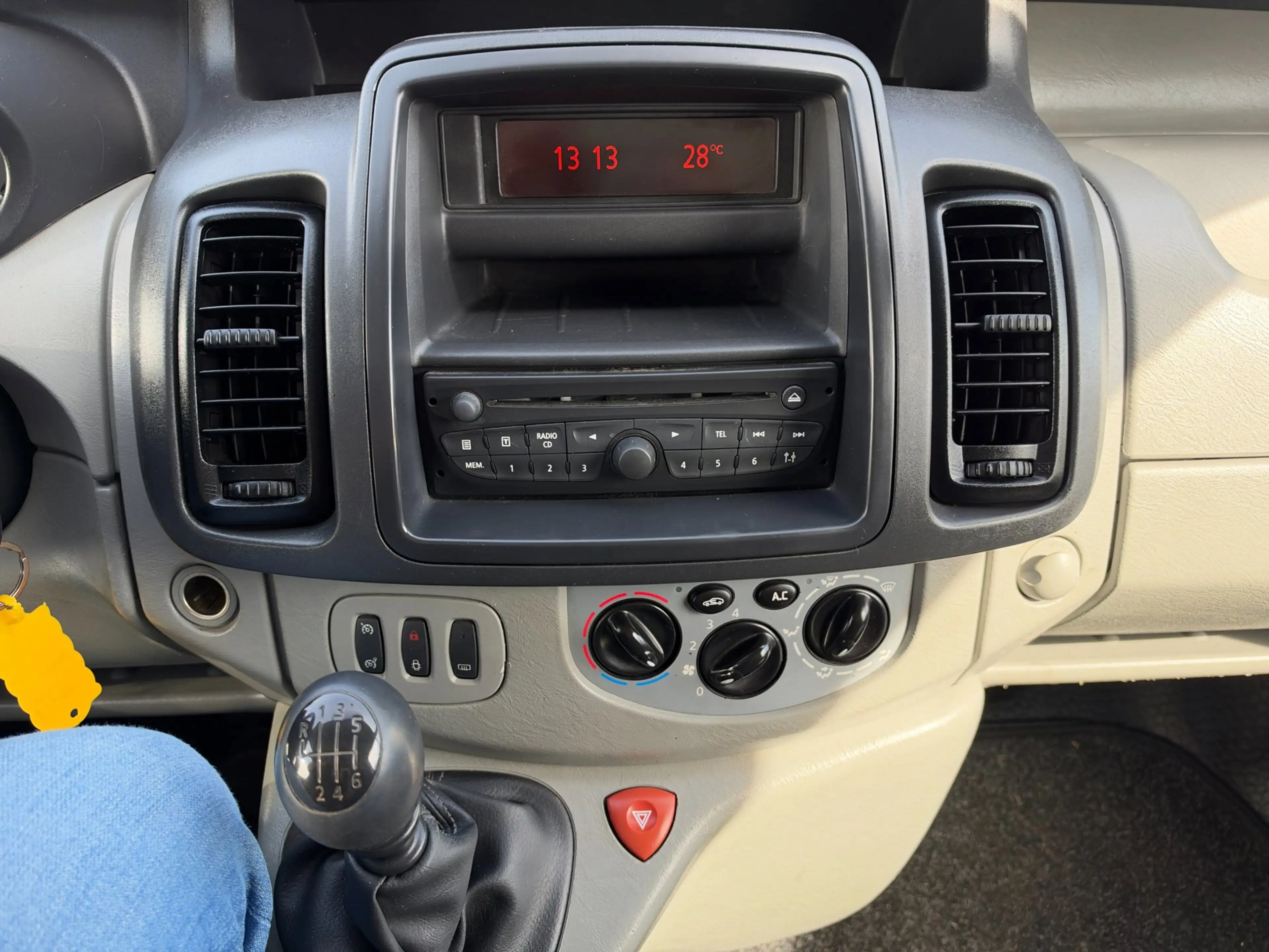 Opel Vivaro 2.0 CDTI Euro 5 L1H1 Cruise Control — photo 9
