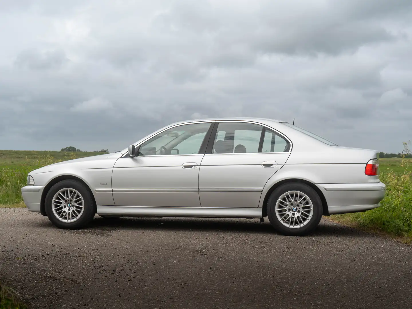 BMW 525 525i Executive Grijs - 2