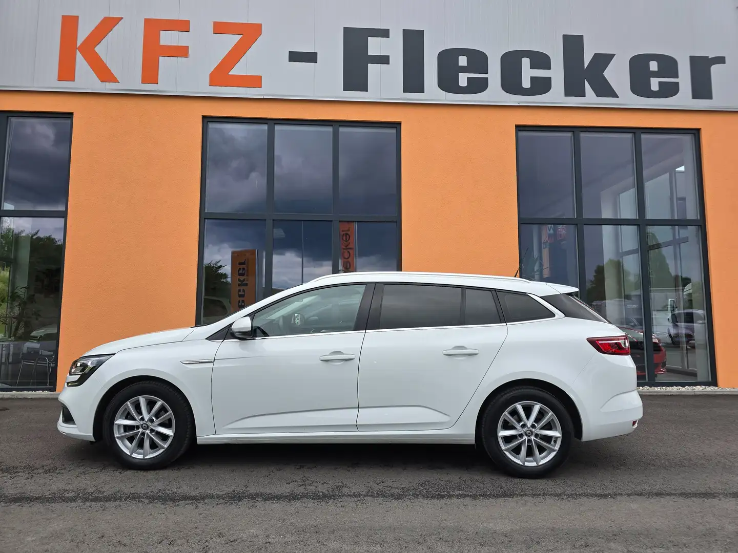 Renault Megane Mégane Grandtour Intens Energy TCe 100 Weiß - 2