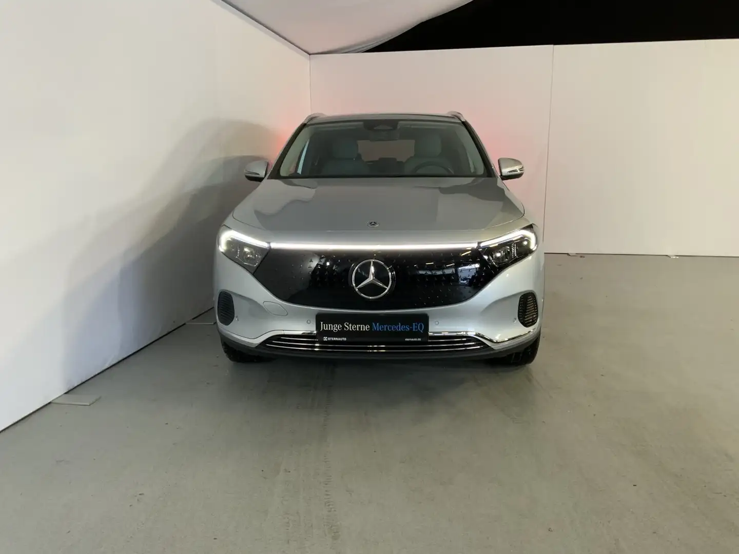 Mercedes-Benz EQA 350 EQA 350 4M Progressive LED Keyless WinterPak Navi Silber - 2