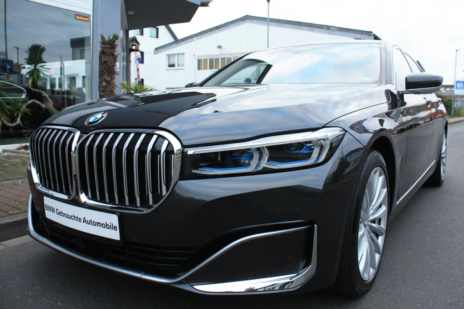 BMW 750 Baureihe 7 Lim 750 i xDrive "TOPZUSTAND!!" Grau - 1