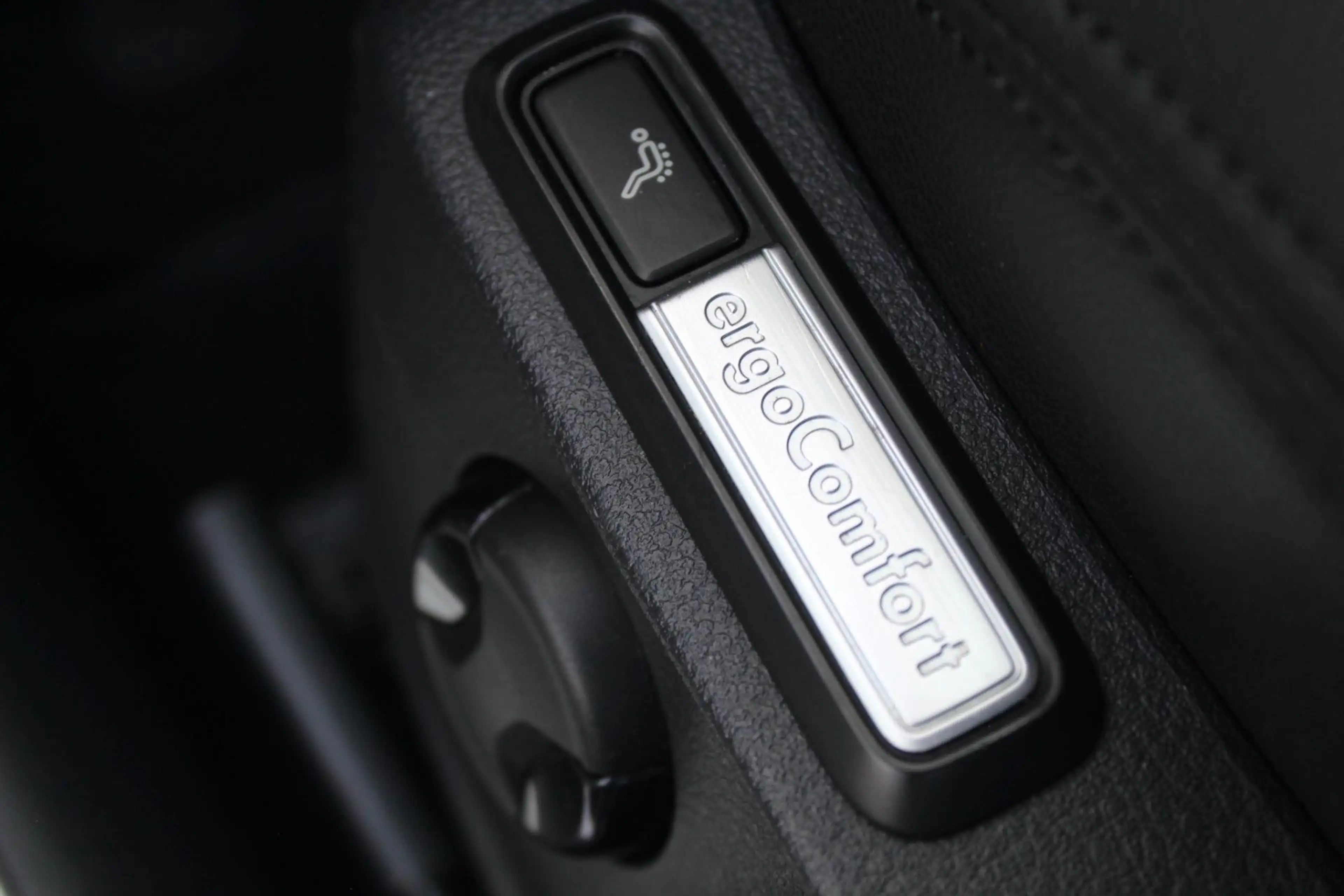 Volkswagen Passat Variant 1.HAND! HIGHLINE R-LINE 4x4 MASSAGE ACC KAM PANO — photo 11