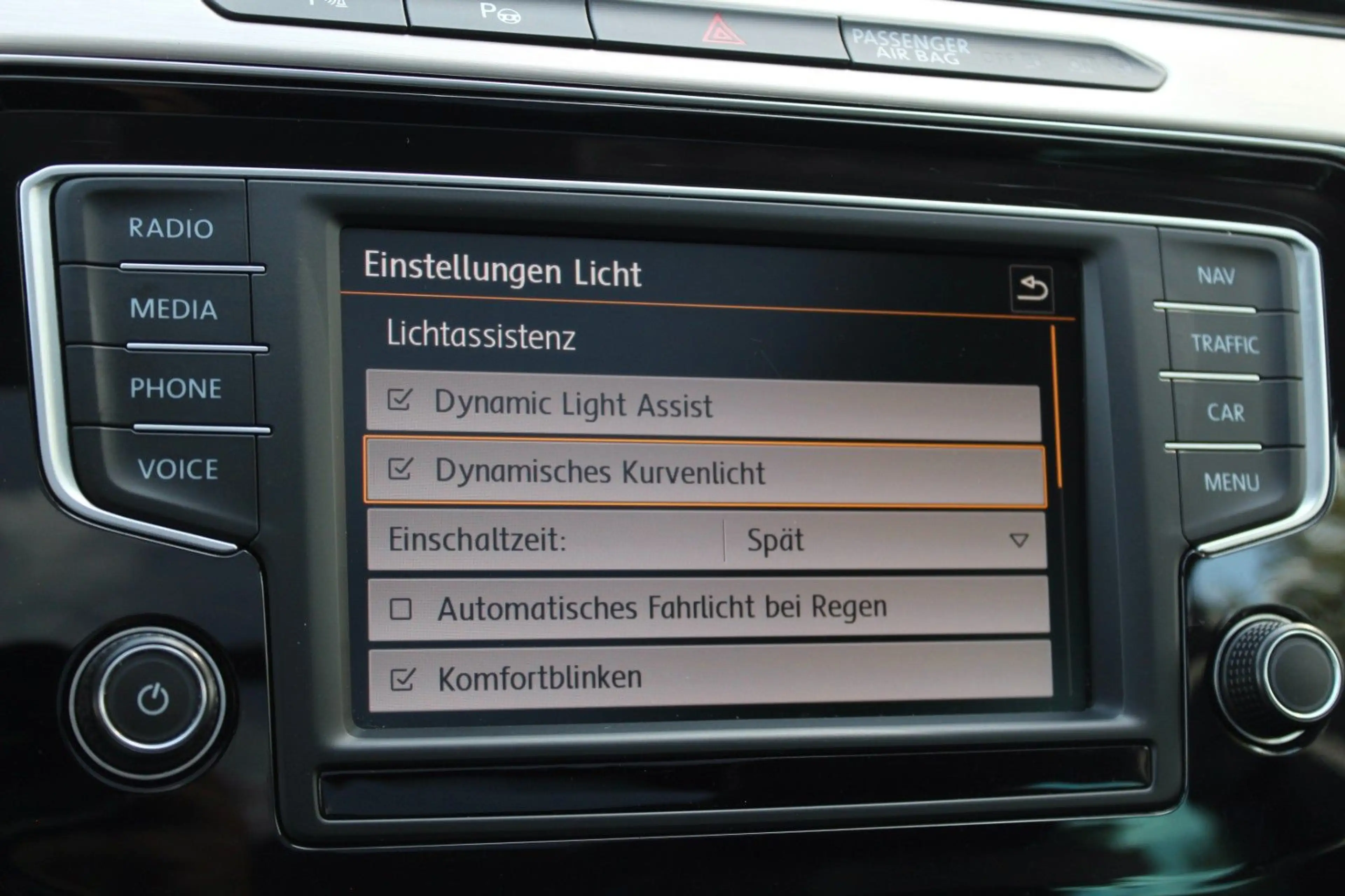 Volkswagen Passat Variant 1.HAND! HIGHLINE R-LINE 4x4 MASSAGE ACC KAM PANO — photo 23