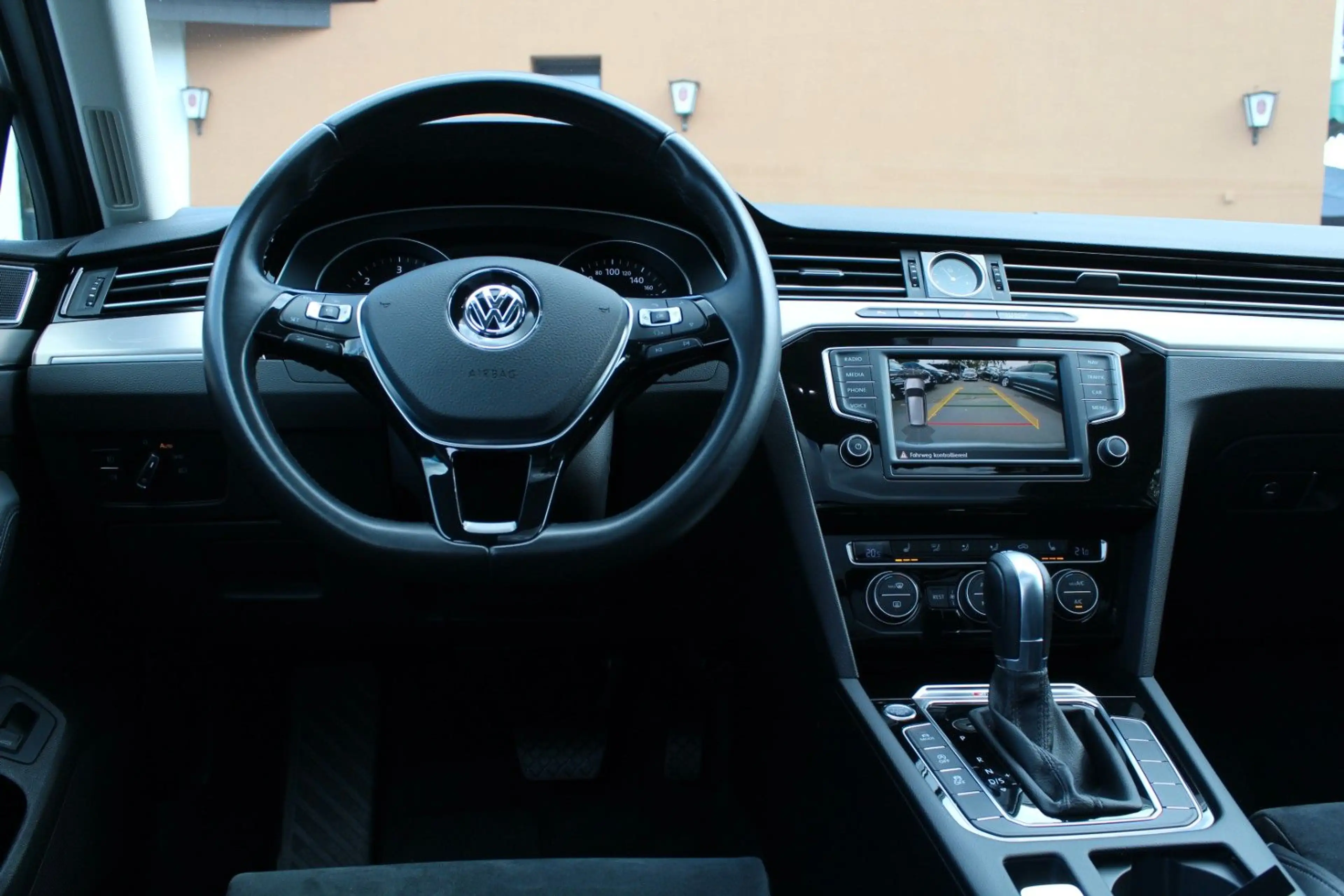Volkswagen Passat Variant 1.HAND! HIGHLINE R-LINE 4x4 MASSAGE ACC KAM PANO — photo 6