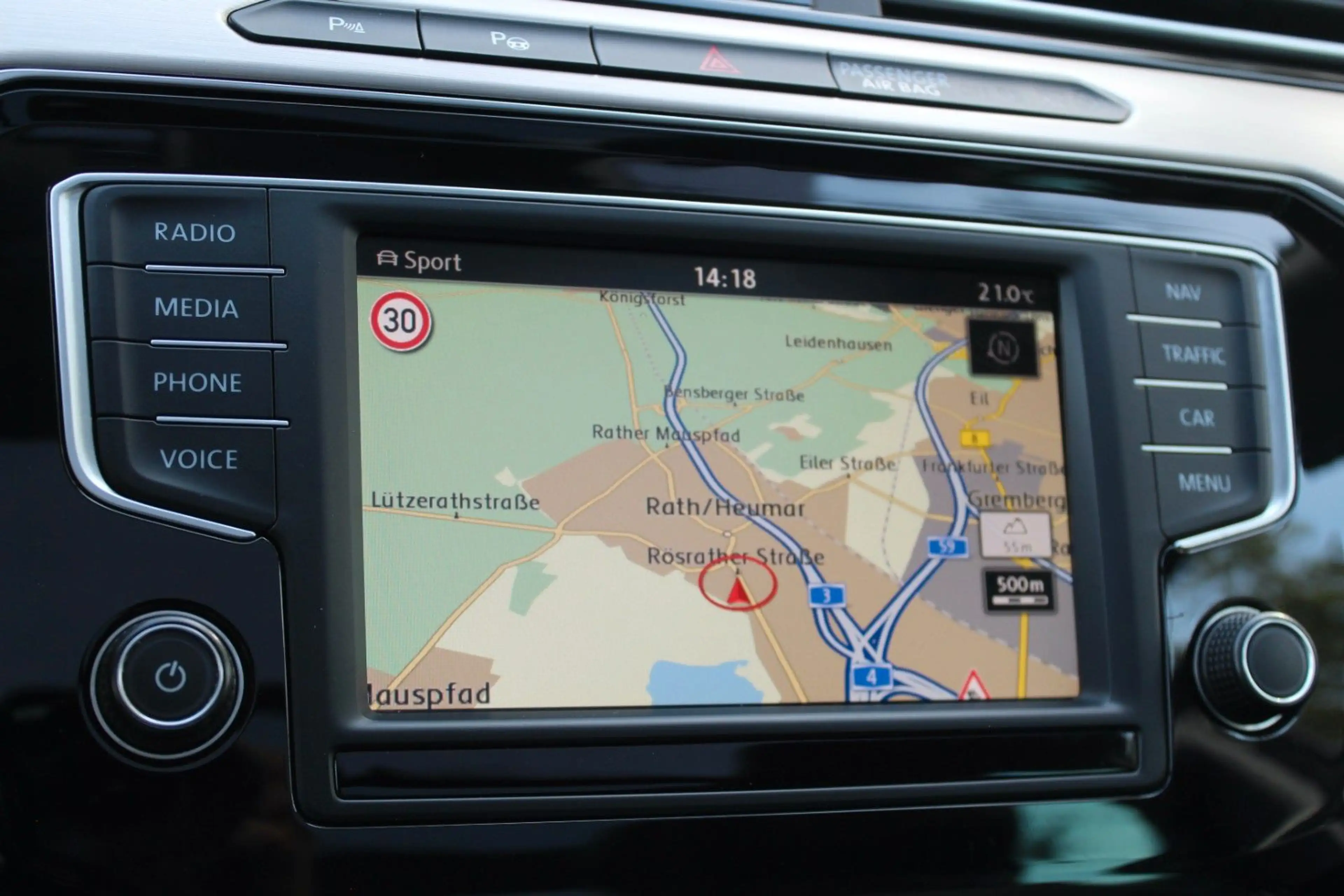 Volkswagen Passat Variant 1.HAND! HIGHLINE R-LINE 4x4 MASSAGE ACC KAM PANO — photo 32