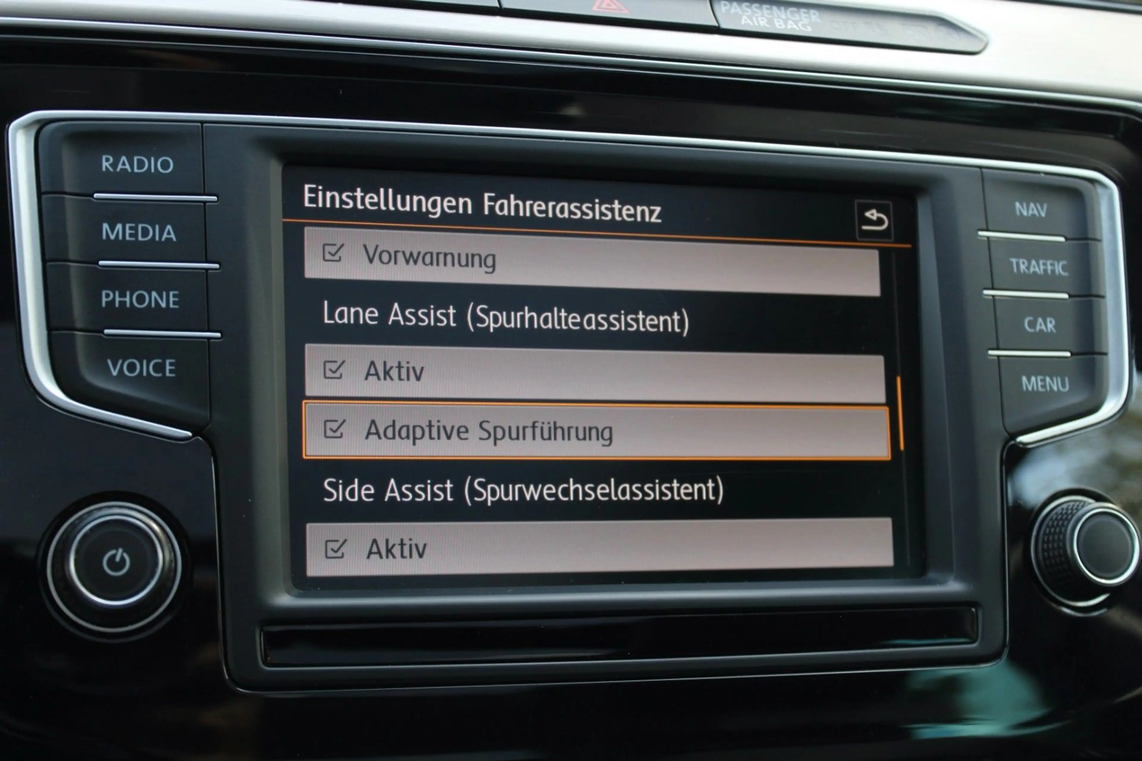 Volkswagen Passat Variant 1.HAND! HIGHLINE R-LINE 4x4 MASSAGE ACC KAM PANO — photo 28