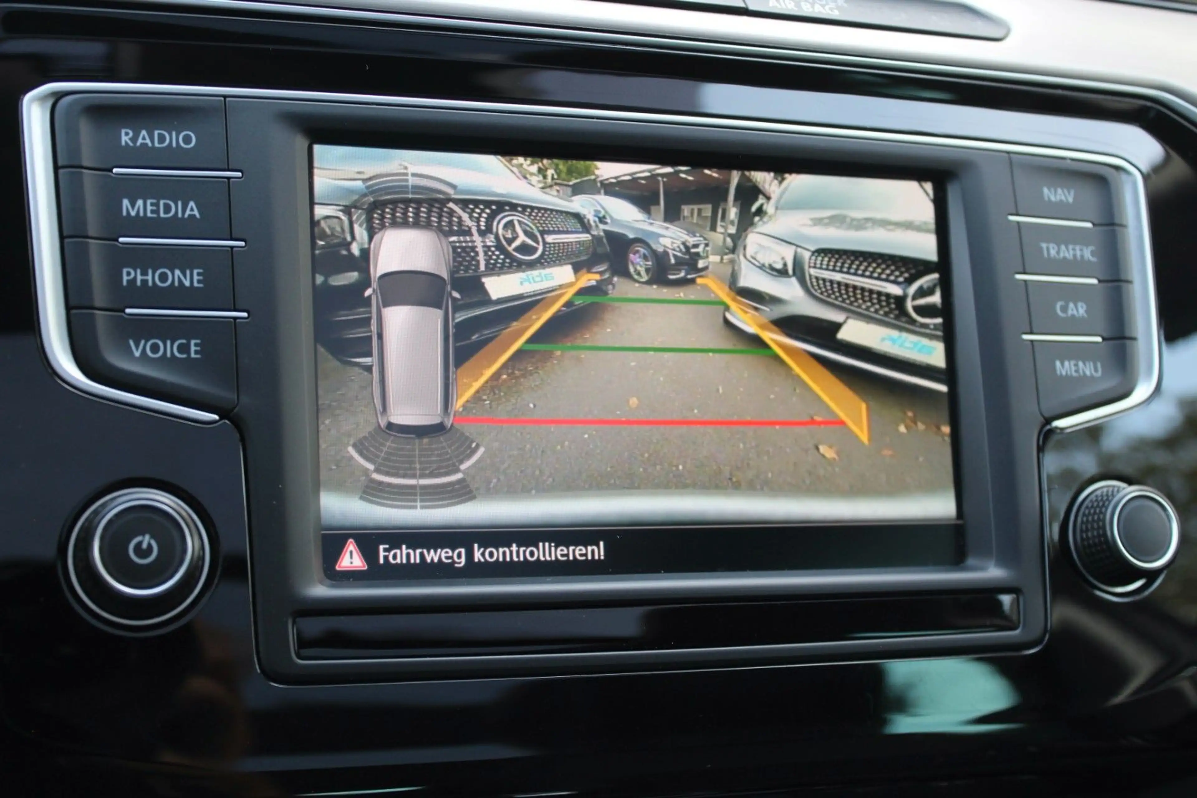 Volkswagen Passat Variant 1.HAND! HIGHLINE R-LINE 4x4 MASSAGE ACC KAM PANO — photo 26