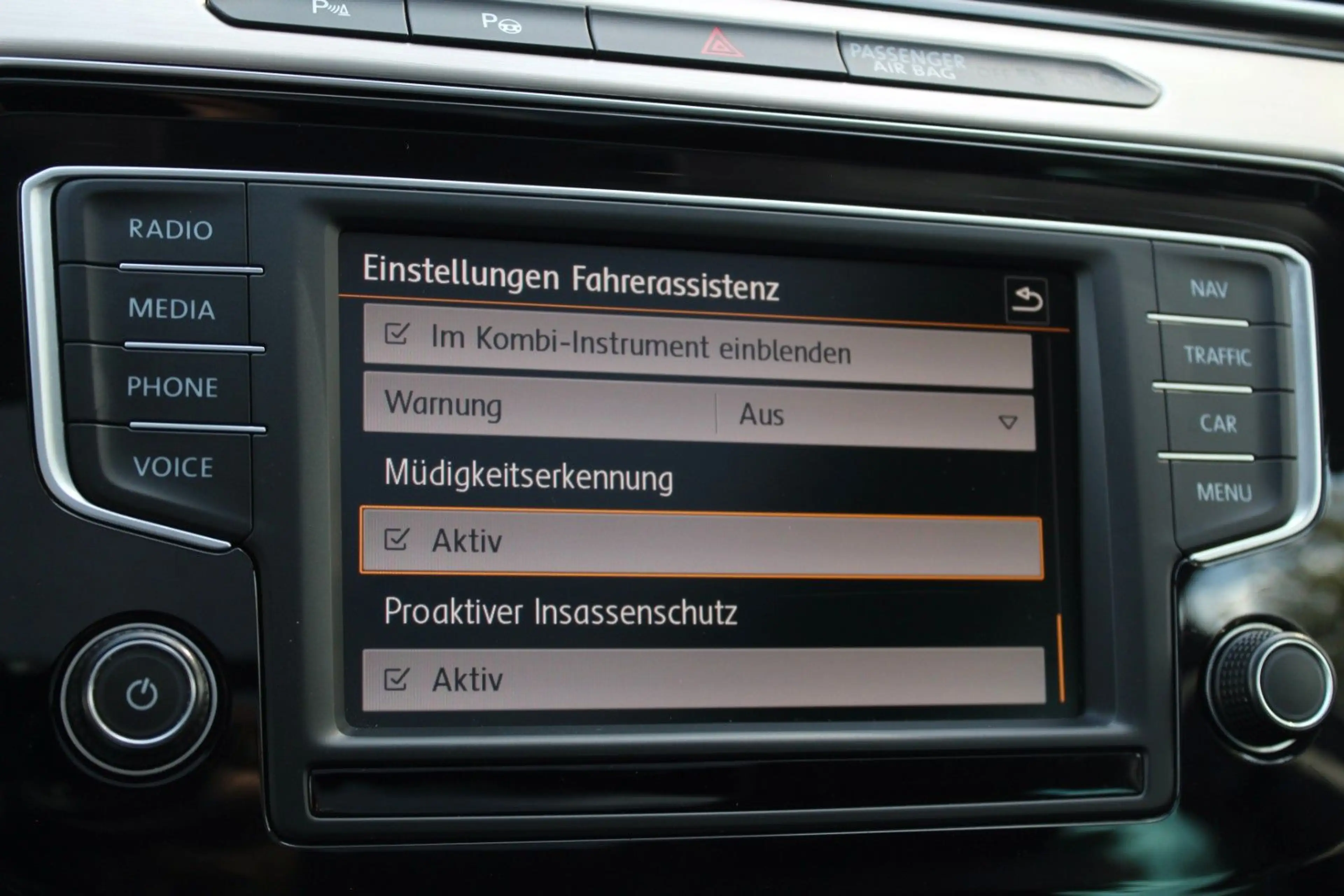 Volkswagen Passat Variant 1.HAND! HIGHLINE R-LINE 4x4 MASSAGE ACC KAM PANO — photo 34