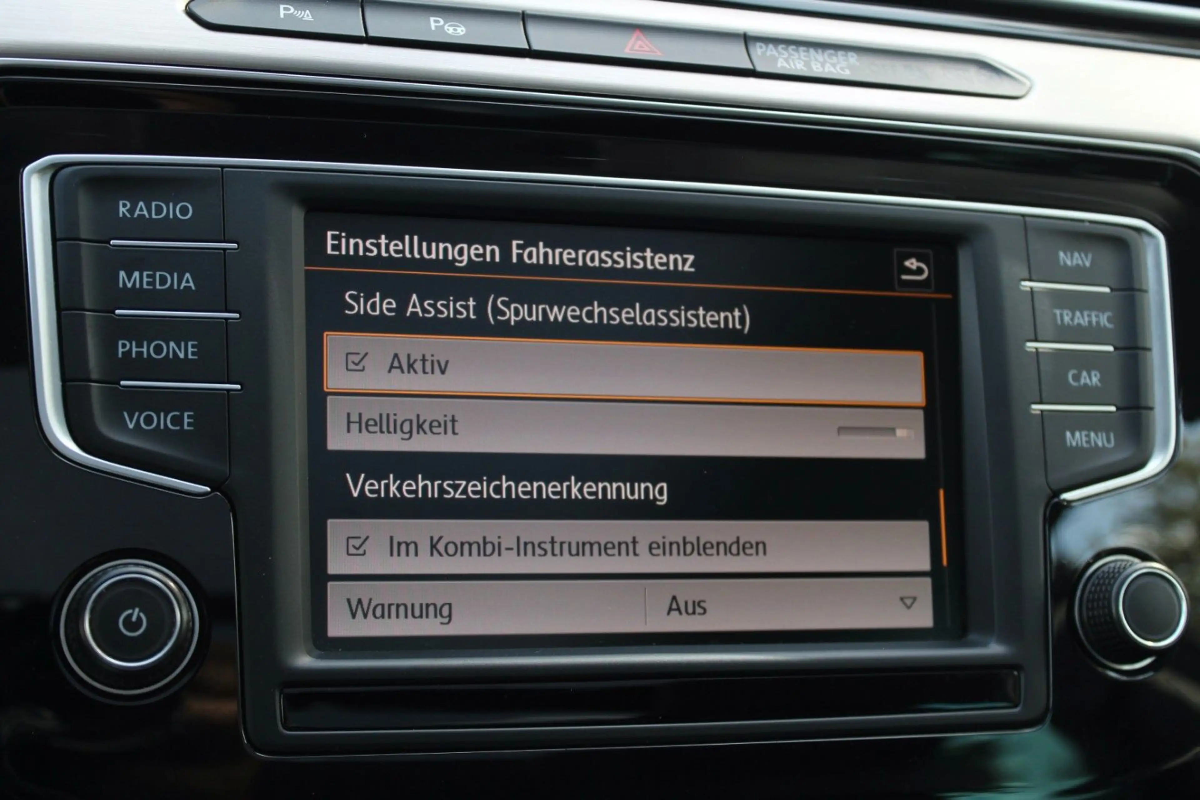 Volkswagen Passat Variant 1.HAND! HIGHLINE R-LINE 4x4 MASSAGE ACC KAM PANO — photo 27