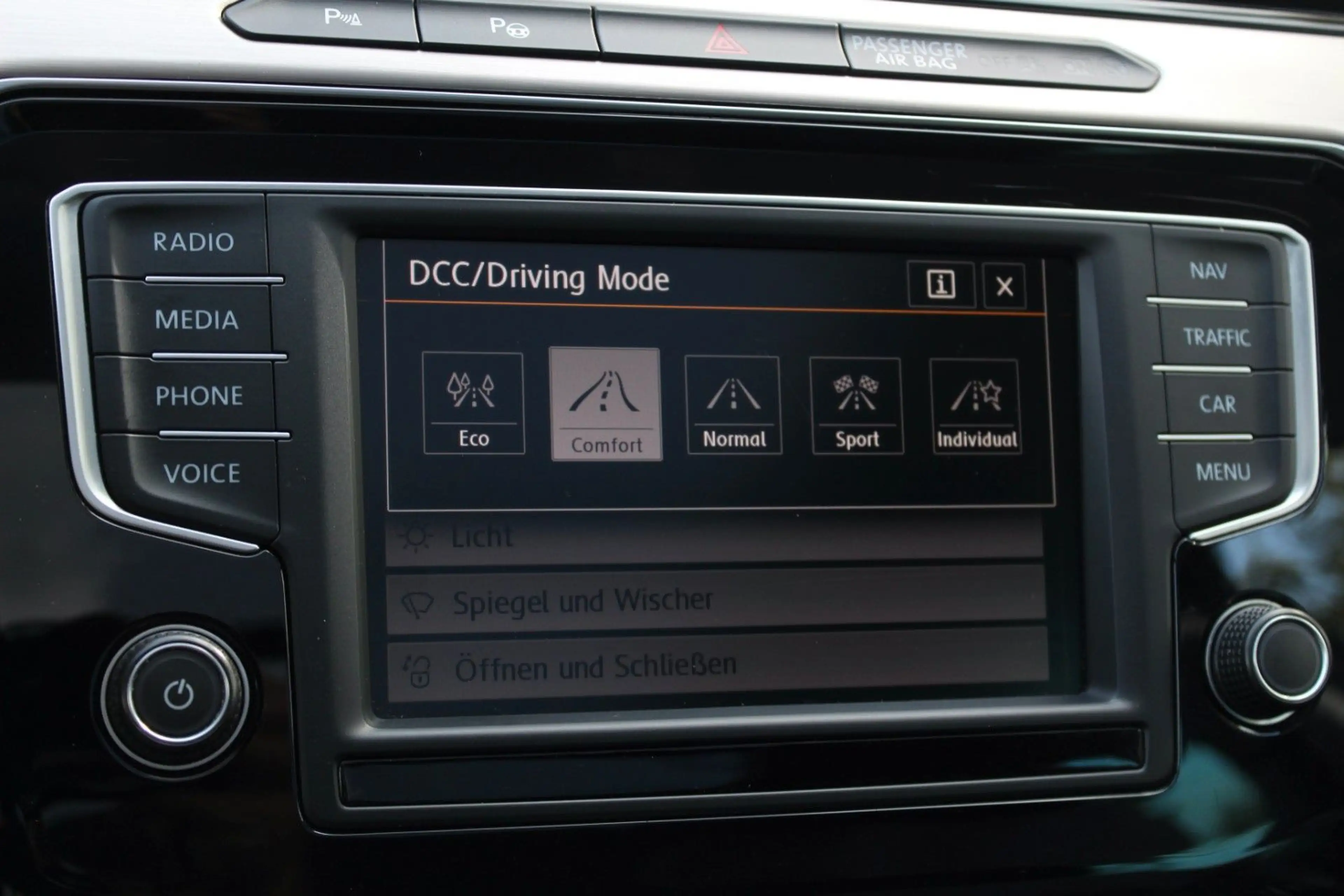 Volkswagen Passat Variant 1.HAND! HIGHLINE R-LINE 4x4 MASSAGE ACC KAM PANO — photo 22