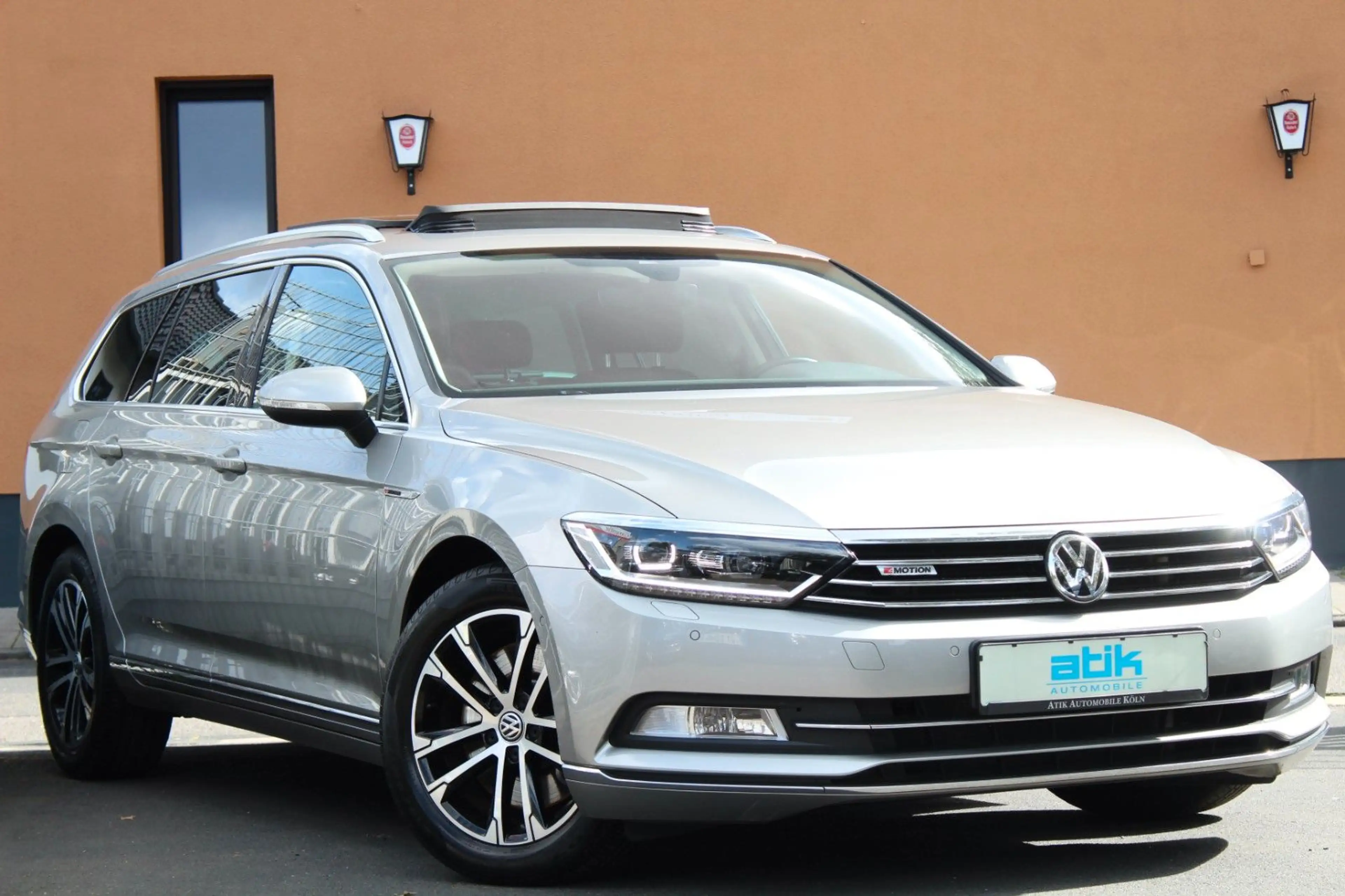Volkswagen Passat Variant 1.HAND! HIGHLINE R-LINE 4x4 MASSAGE ACC KAM PANO — photo 3