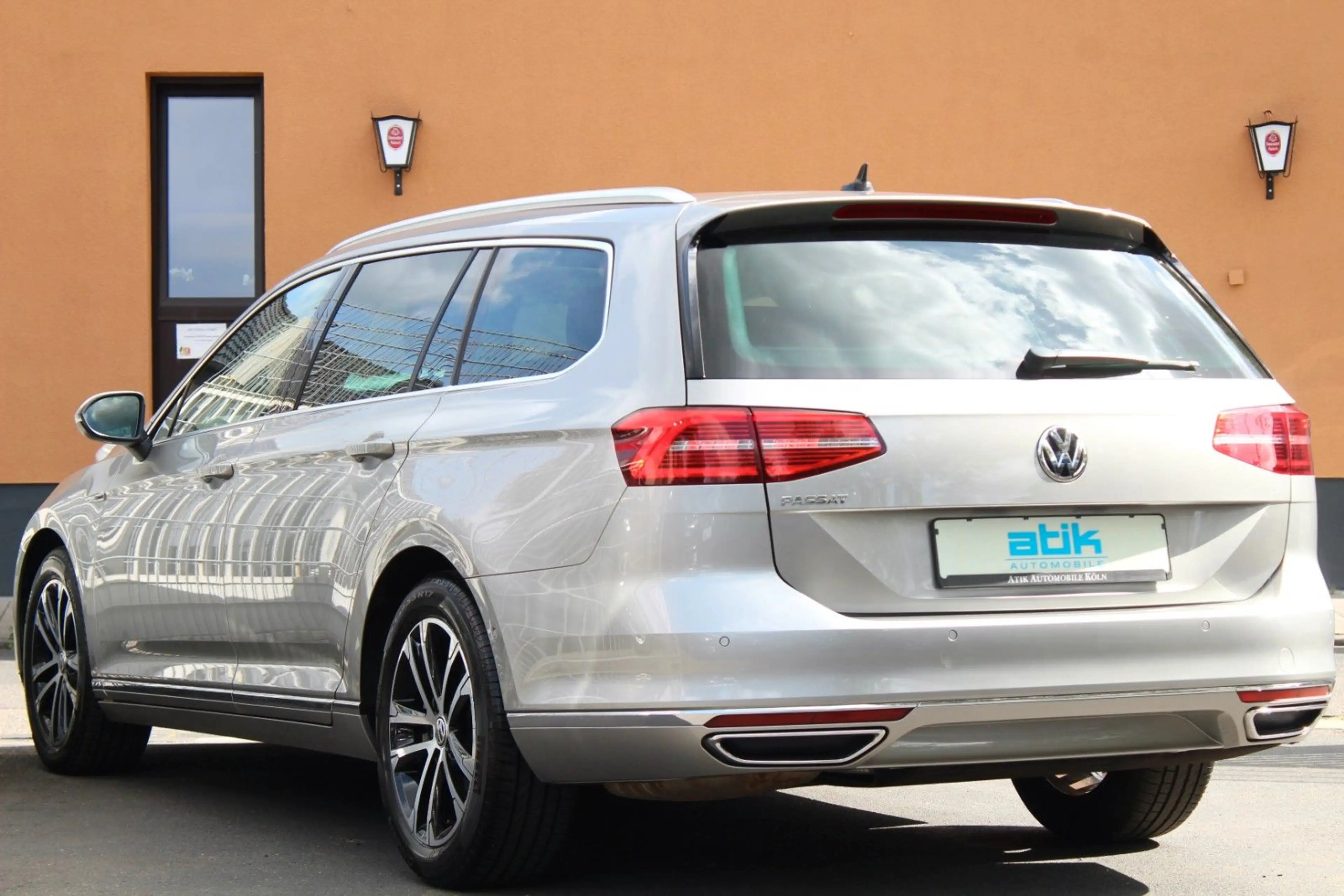 Volkswagen Passat Variant 1.HAND! HIGHLINE R-LINE 4x4 MASSAGE ACC KAM PANO — photo 4