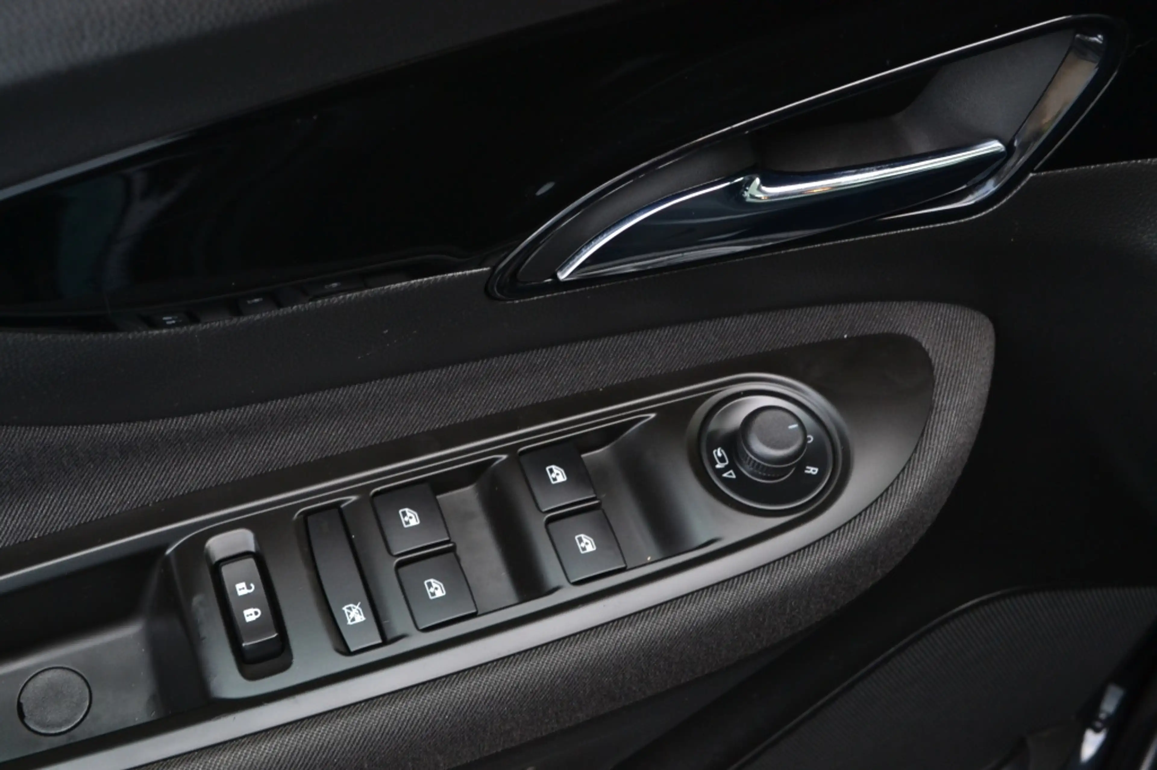 Opel Mokka X 1.4 Turbo Online Edition LED/Navi/Opendak — photo 37