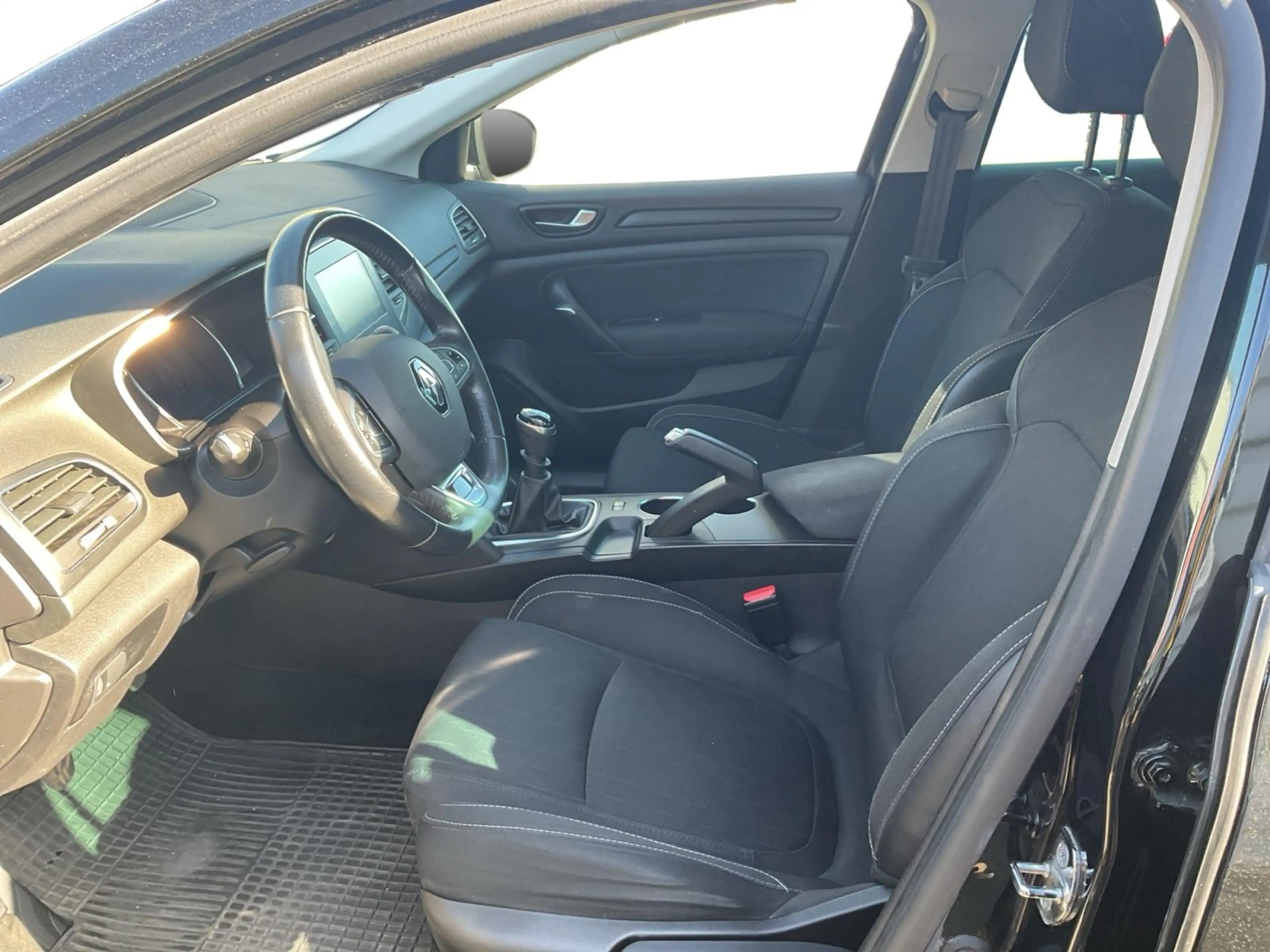Renault Megane 5-Türer LIMITED DELUXE ENERGY TCe 115 — photo 10