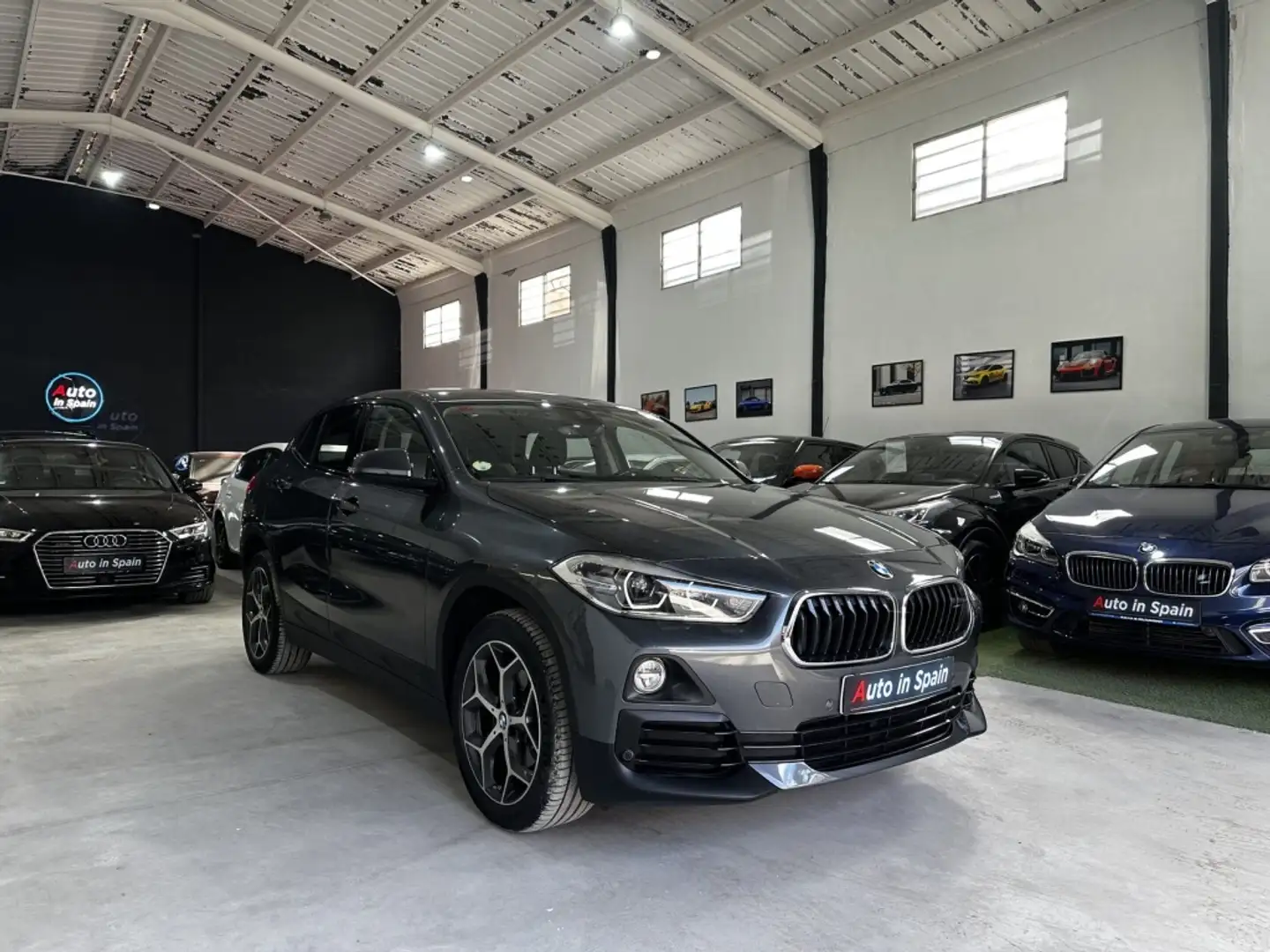 BMW X2 sDrive 18dA Gris - 1