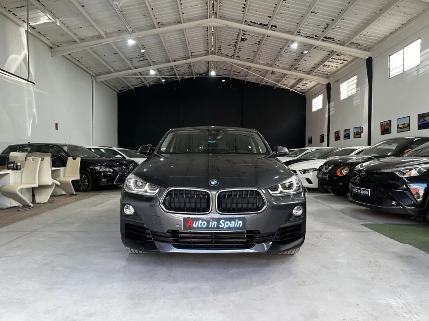 BMW X2 sDrive 18dA Gris - 2