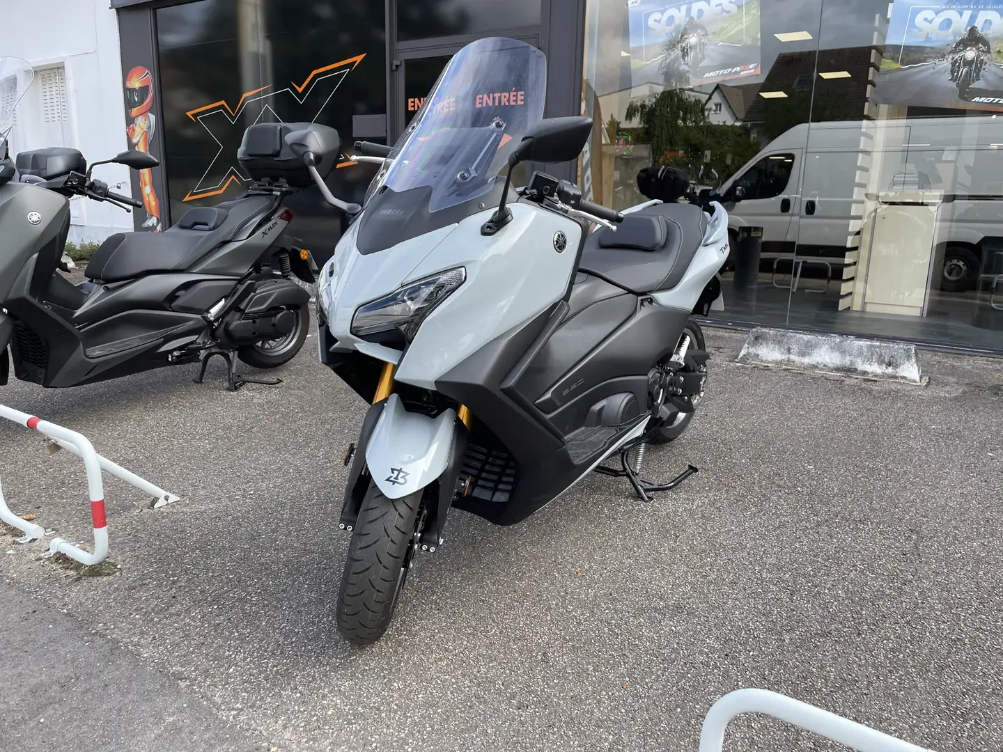 Yamaha TMAX 560 Gris - 2