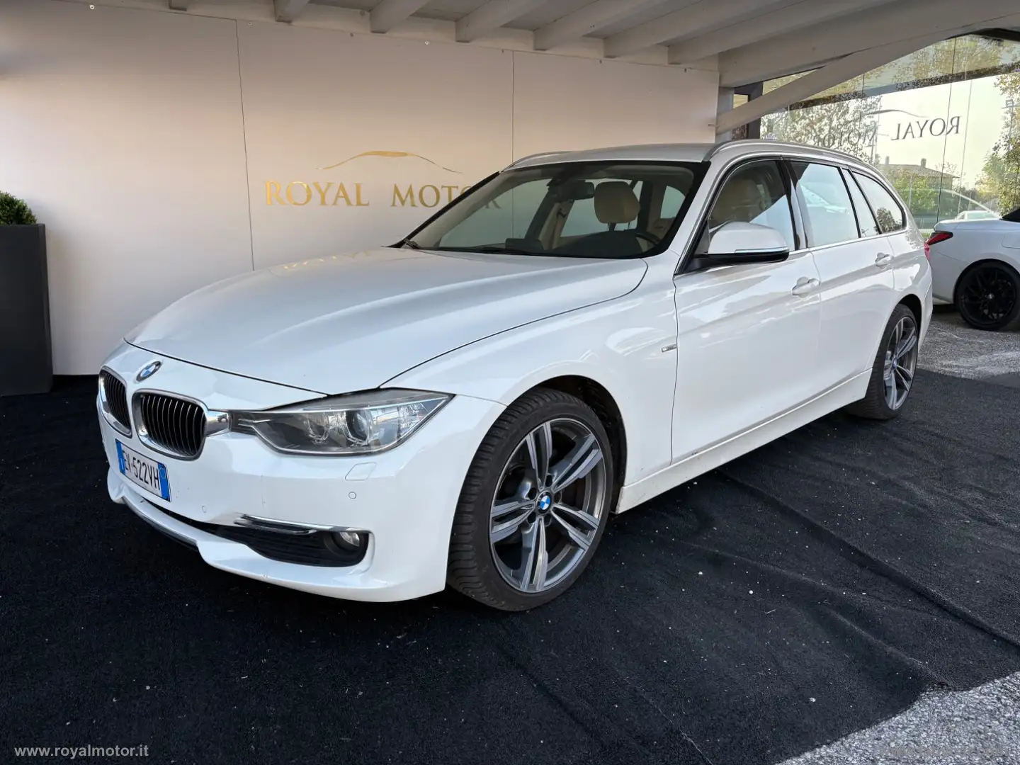 BMW 318 318d Touring Luxury Blanc - 2