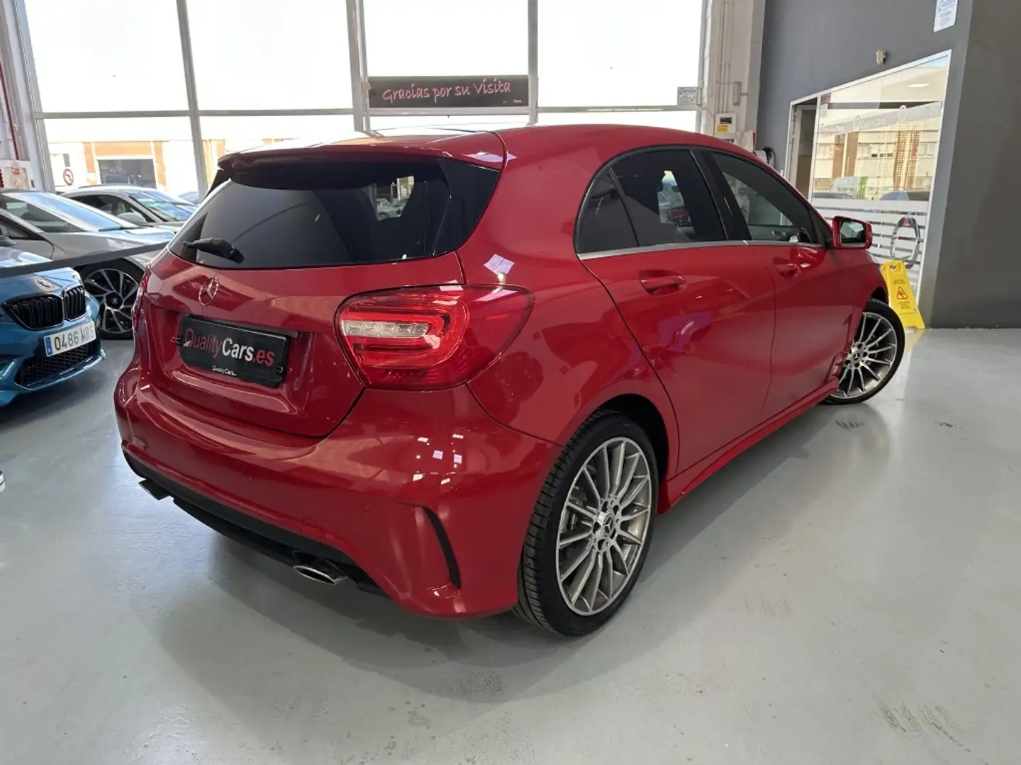 Mercedes-Benz A 200 200CDI BE AMG Line Rojo - 2