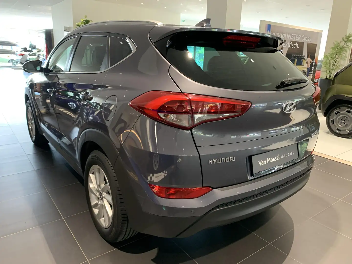 Hyundai TUCSON 1.6 GDi ISG Launch Edition Gris - 2
