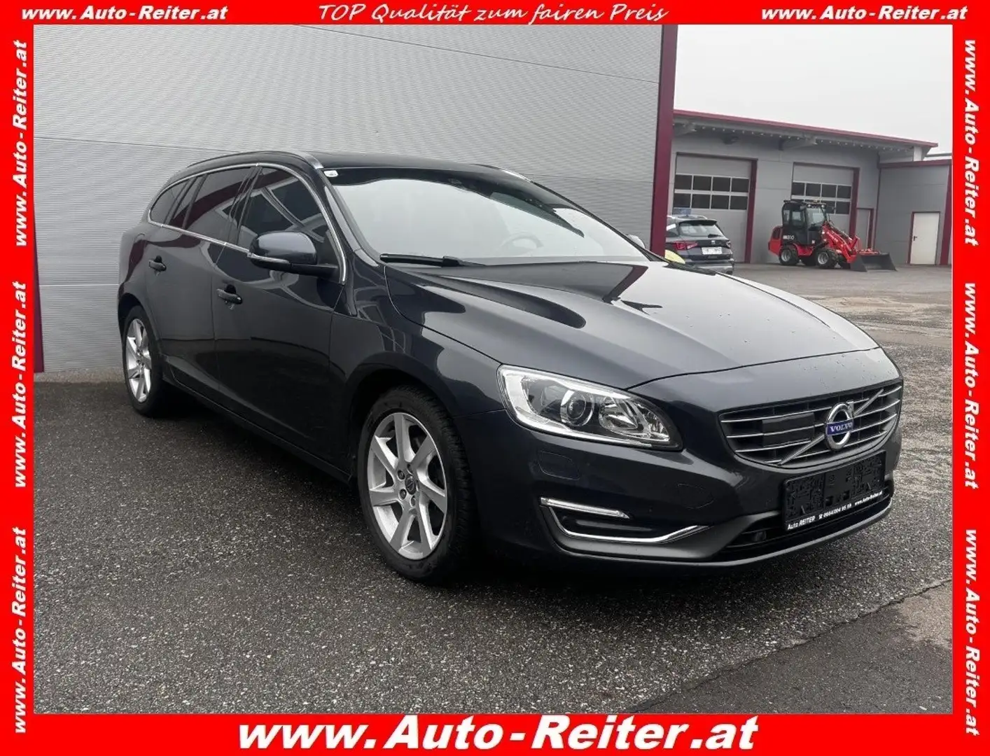 Volvo V60 D4 Summum Geartronic *LEDER, NAVI, AHK, RFK* Grau - 1