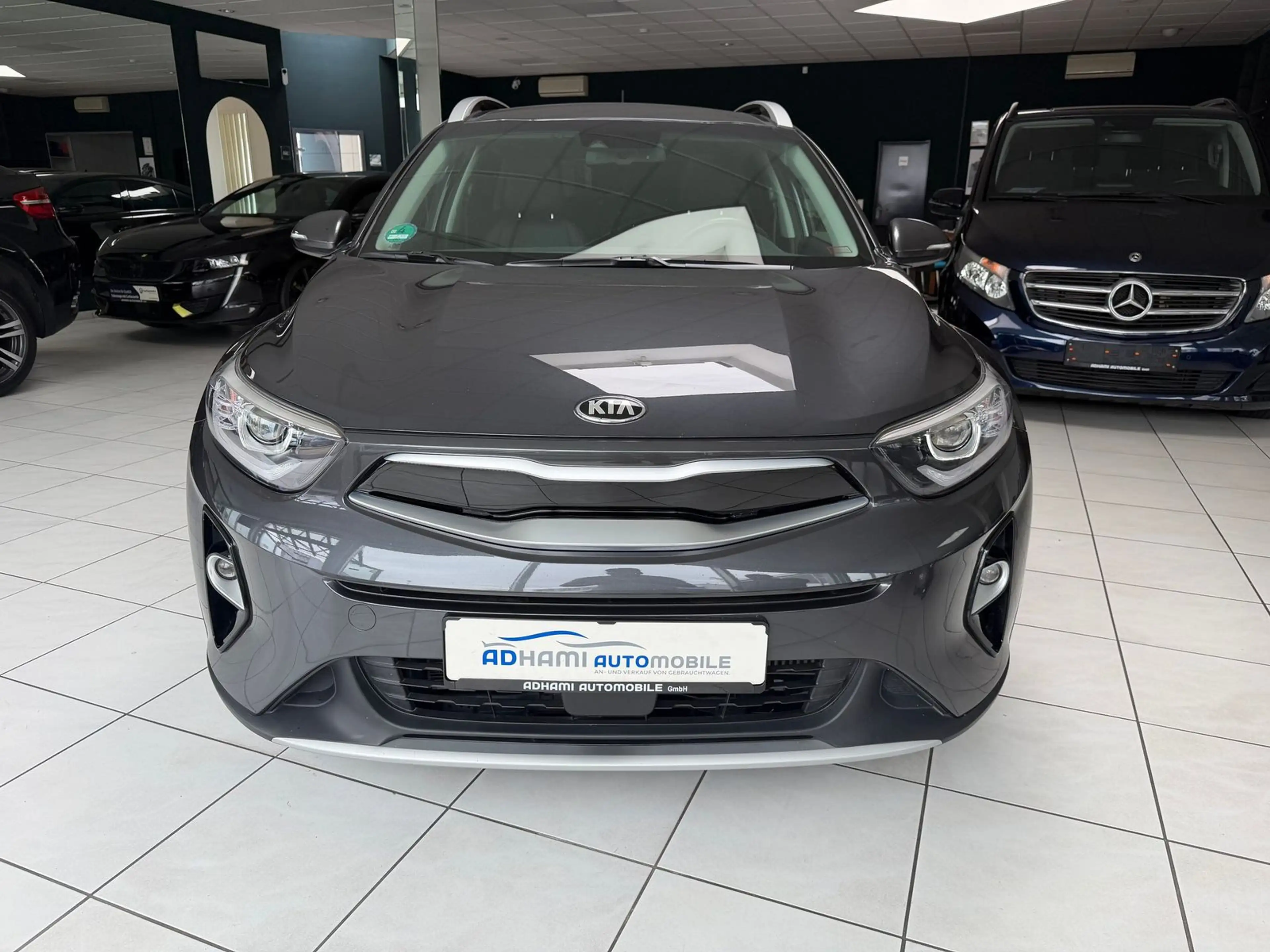 Kia Stonic Kia Stonic  Platinum 1.Hand Leder Pano Navi Top — photo 2
