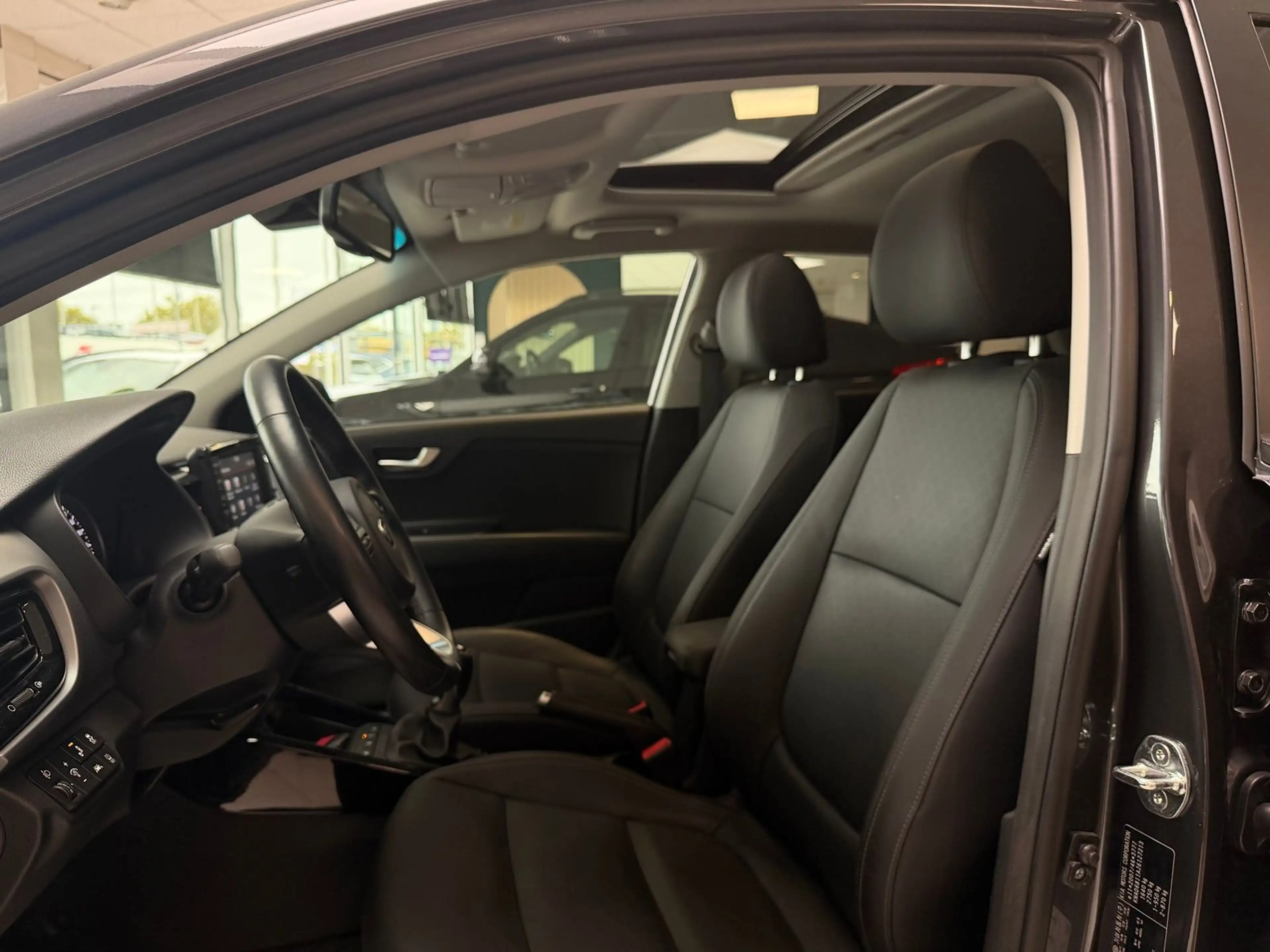 Kia Stonic Kia Stonic  Platinum 1.Hand Leder Pano Navi Top — photo 26