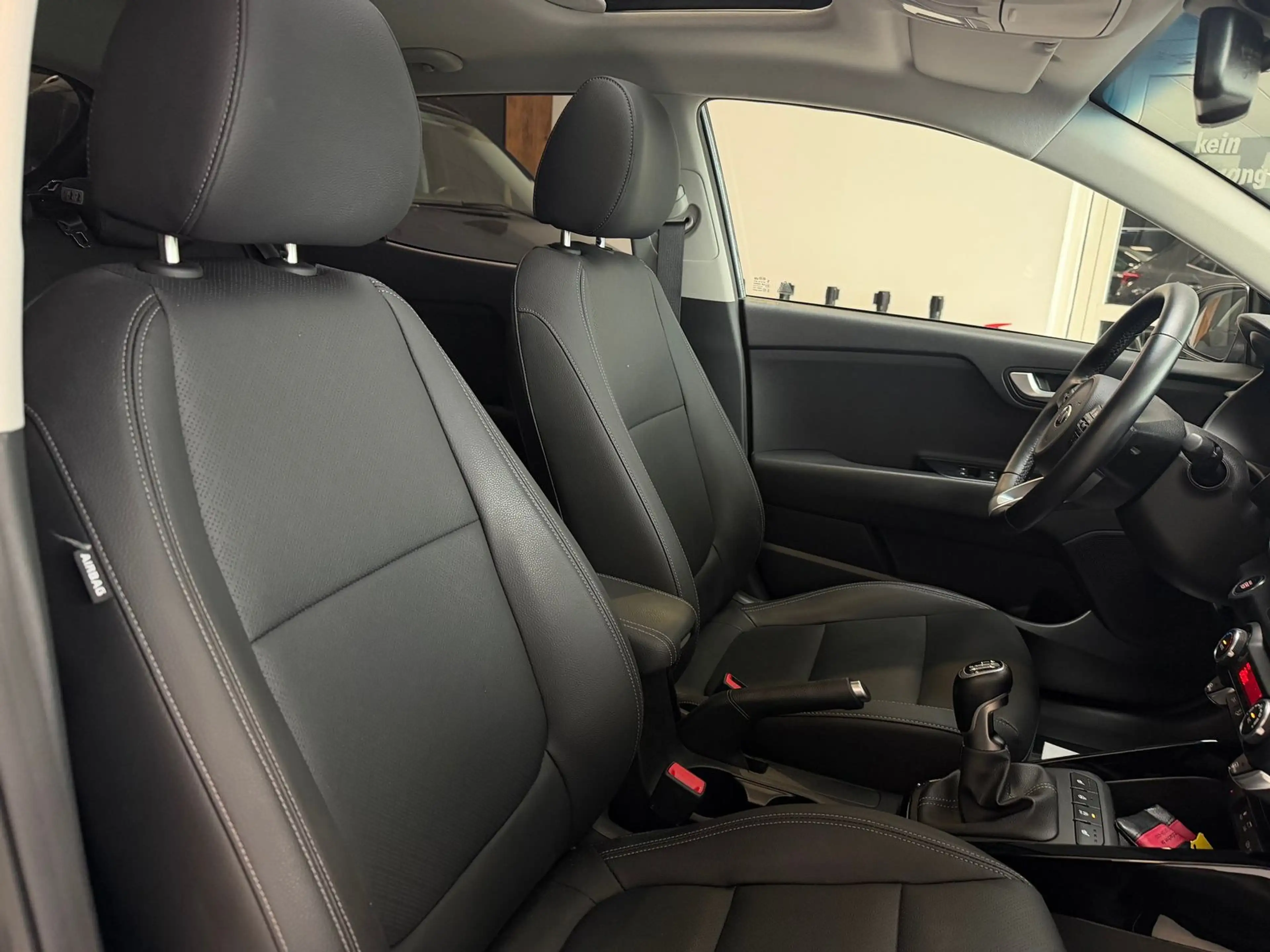 Kia Stonic Kia Stonic  Platinum 1.Hand Leder Pano Navi Top — photo 23