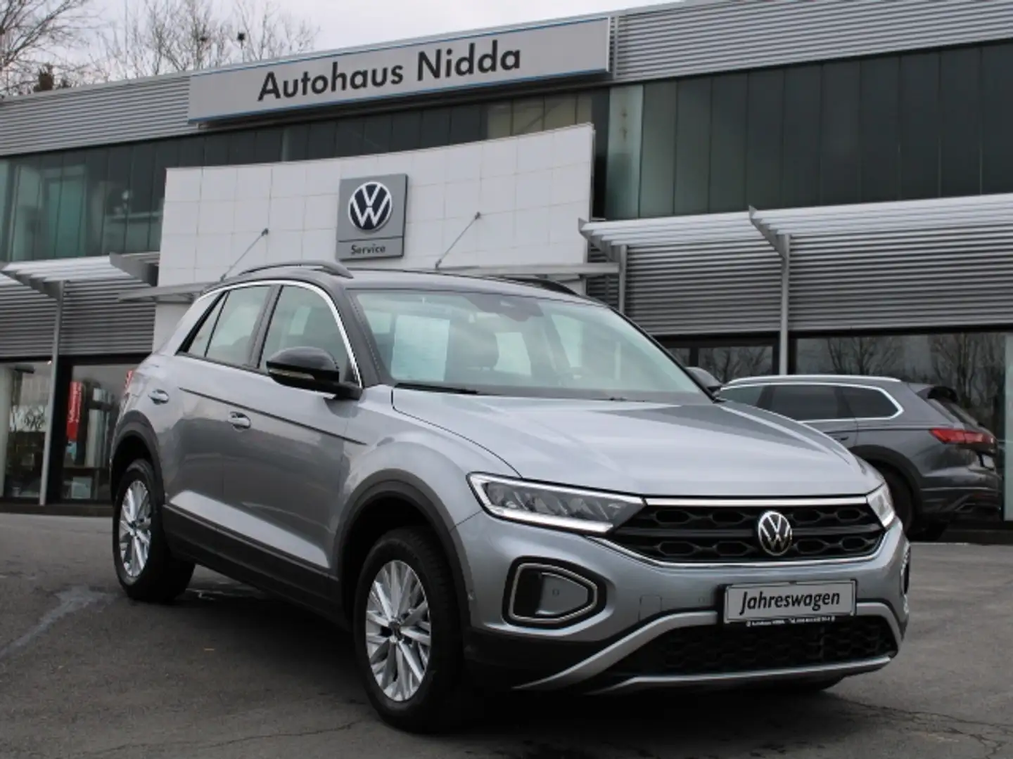 Volkswagen T-Roc 1.5 TSI -DSG- NAVI- KLIMA LED ALU Silber - 2