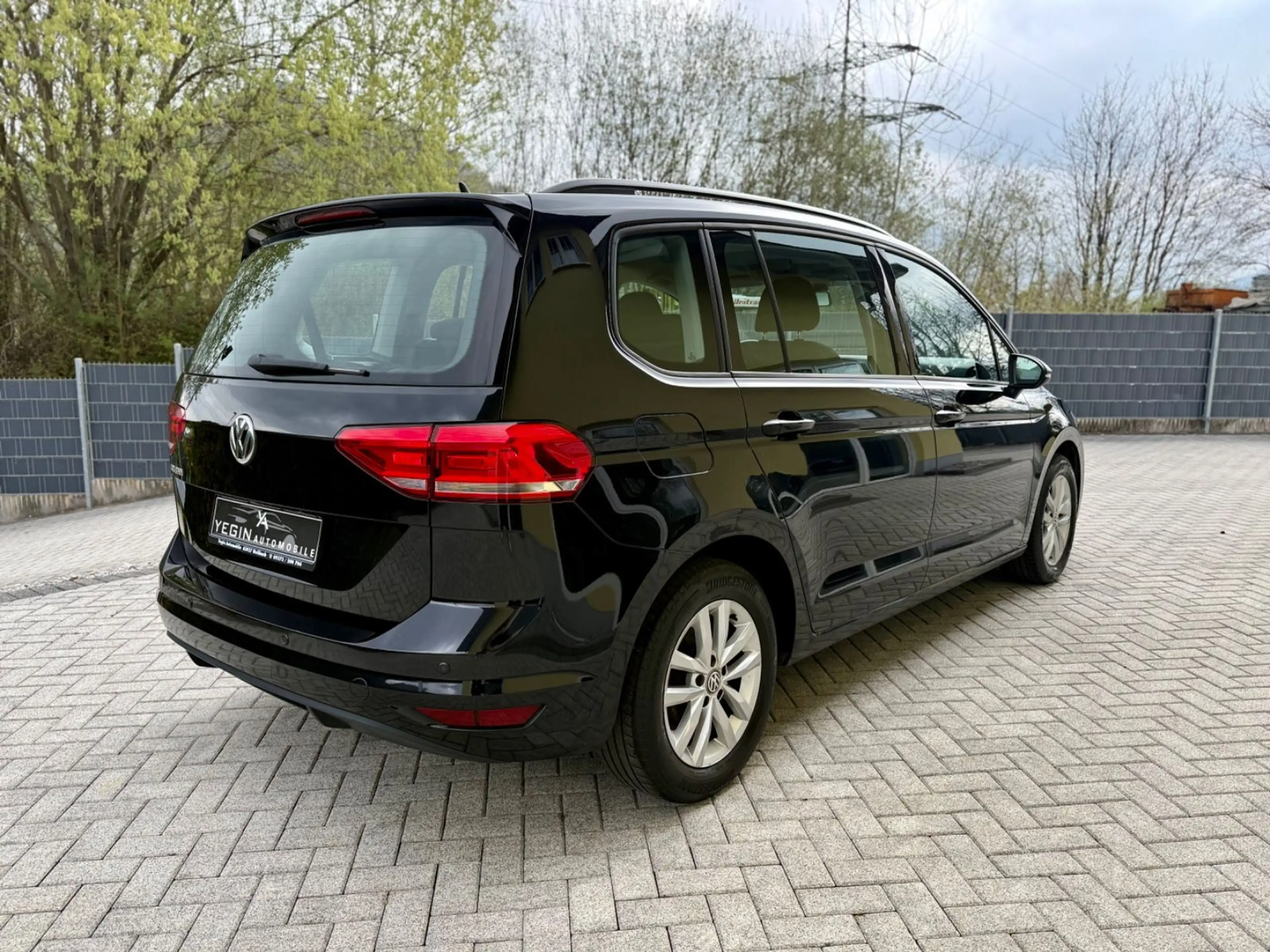 Volkswagen Touran 1.2 TSI Trendline App-Connect-7 Sitzer — photo 5