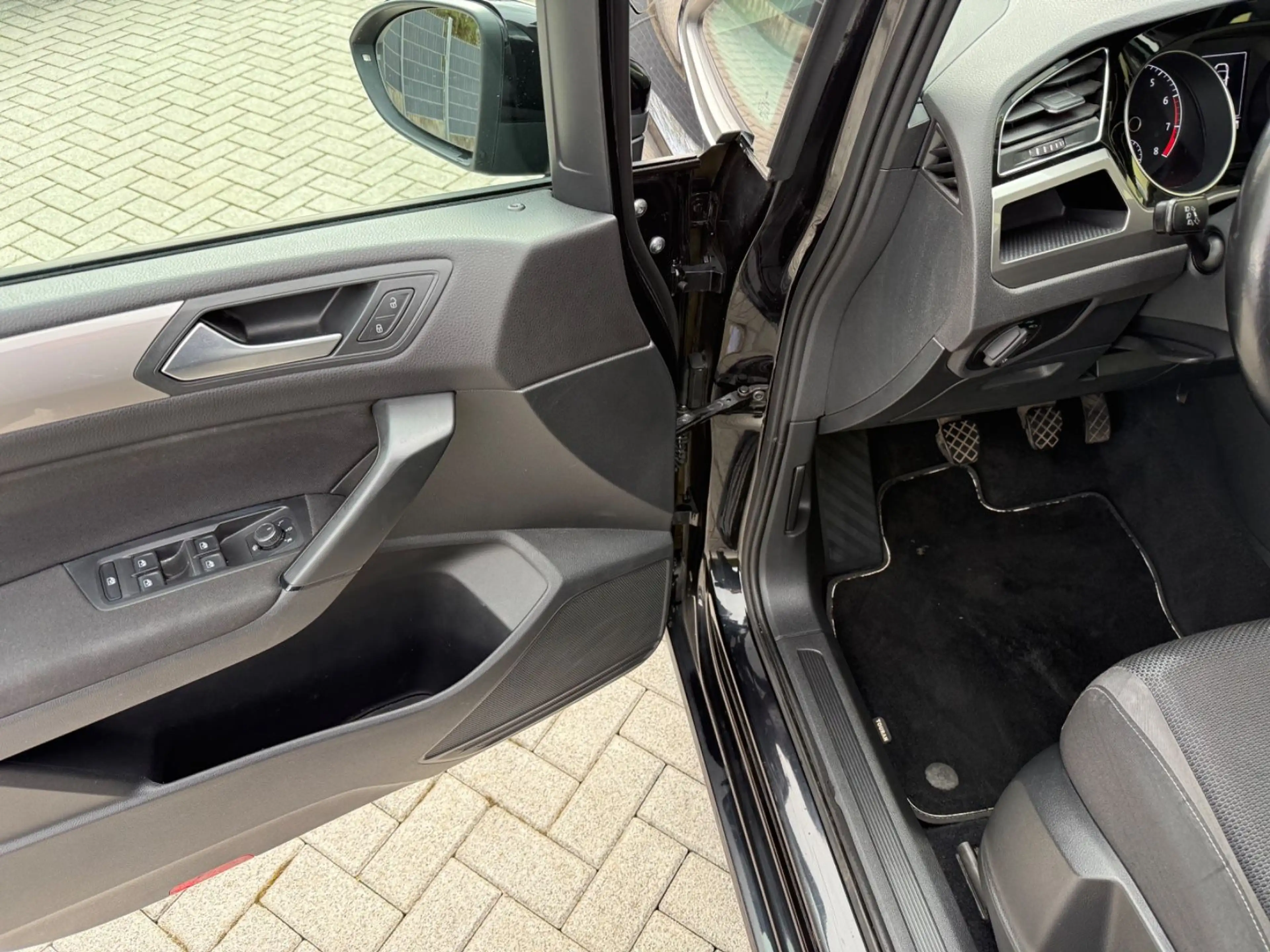 Volkswagen Touran 1.2 TSI Trendline App-Connect-7 Sitzer — photo 10
