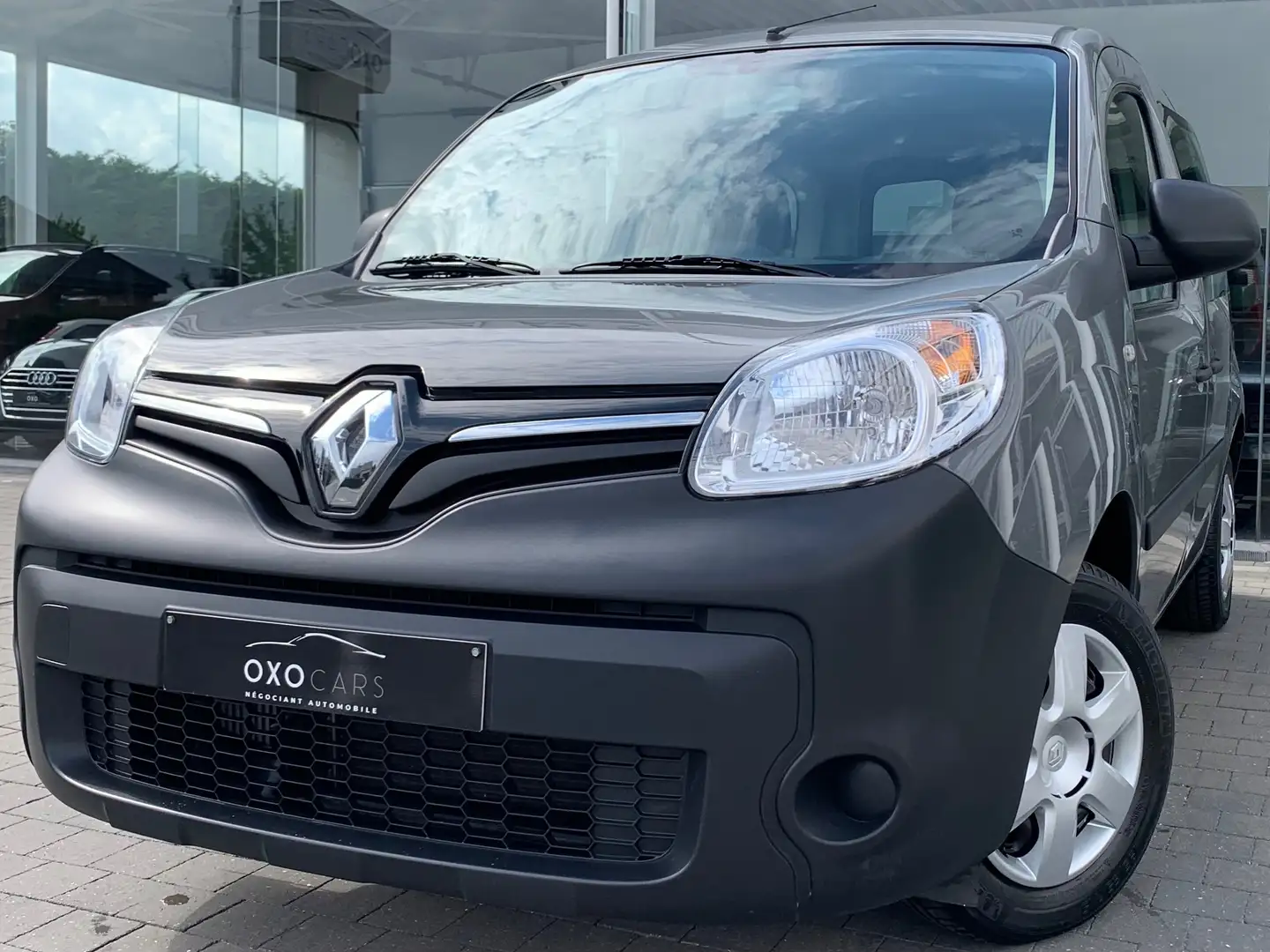 Renault Kangoo 1.2i 115CV / 5 Places / Bluetooth / USB / GARANTIE Grau - 1