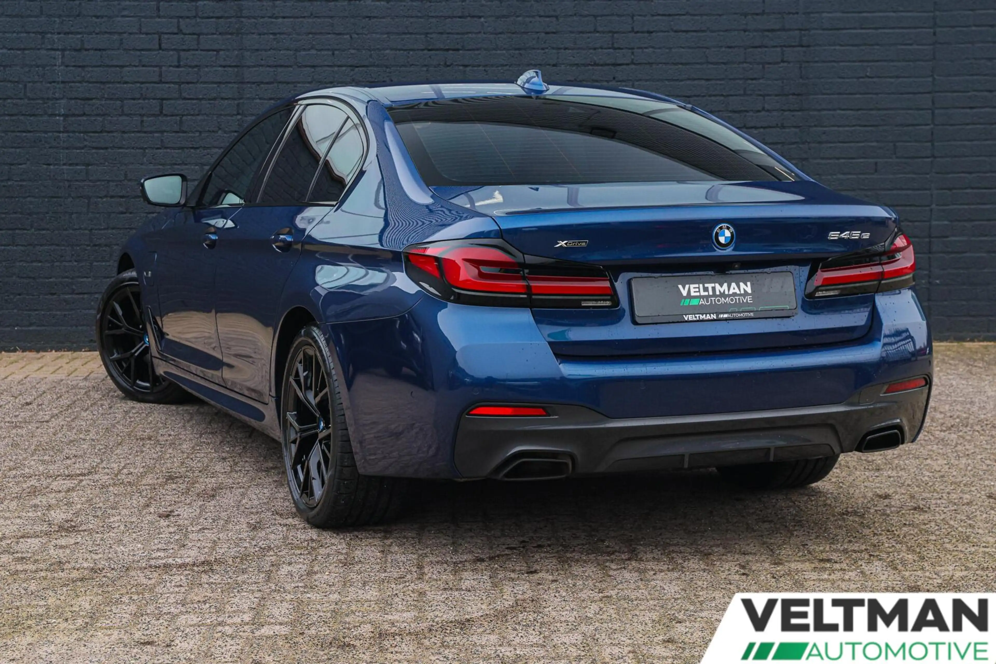 BMW 545 5-serie 545e xDrive M-SPORT LASER HARMAN KARDON CA — photo 3