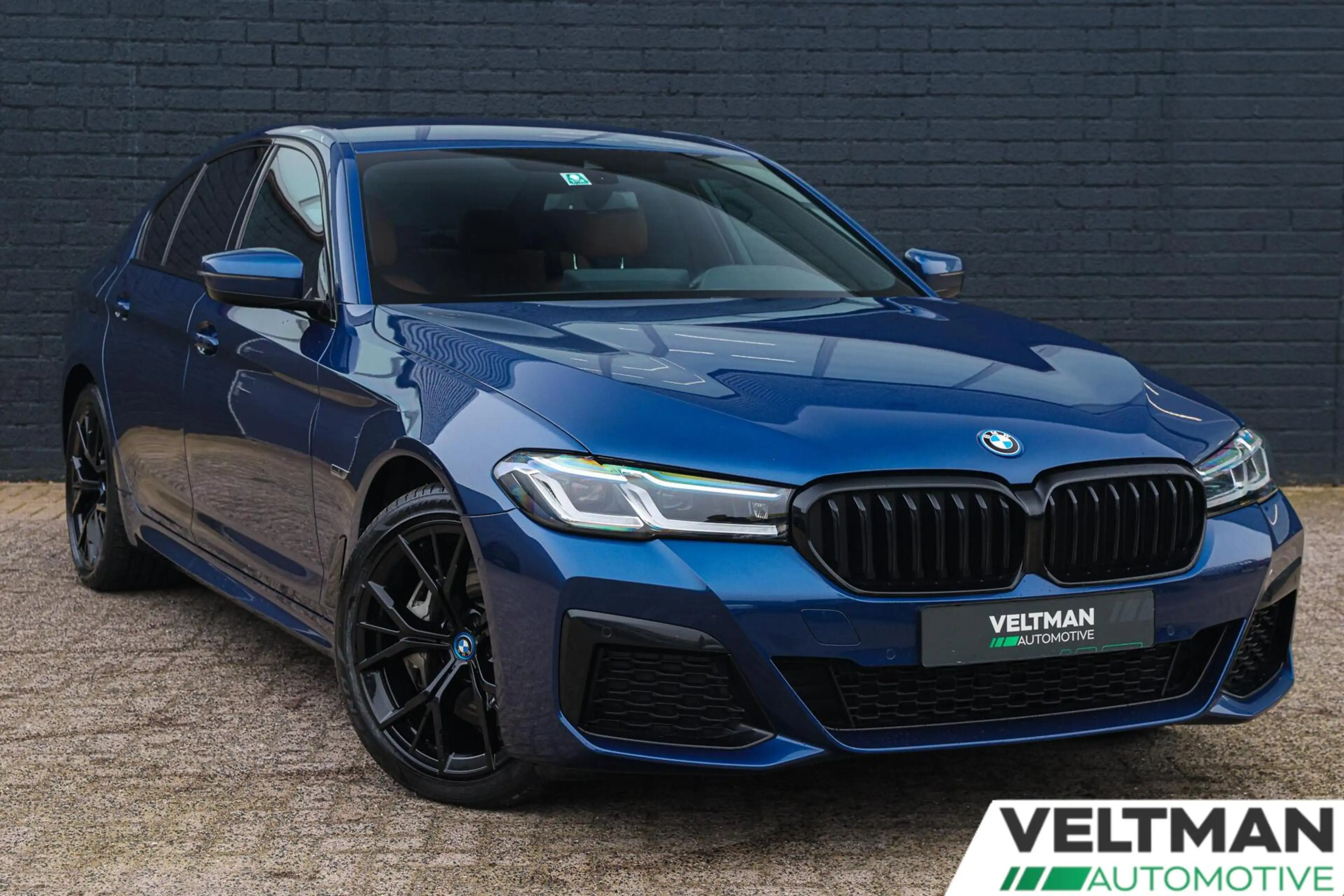 BMW 545 5-serie 545e xDrive M-SPORT LASER HARMAN KARDON CA — photo 2