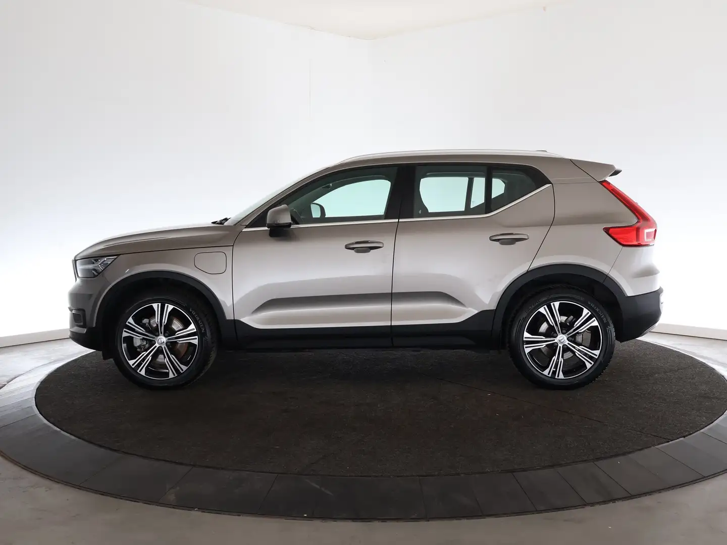 Volvo XC40 1.5 T5 Recharge Inscription Expression | Stoelverw Grijs - 2