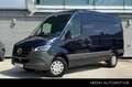 Mercedes-Benz 320 eSprinter L2/H2 Pro 81kWh | Winterpakket | High-pe Blauw - thumbnail 1