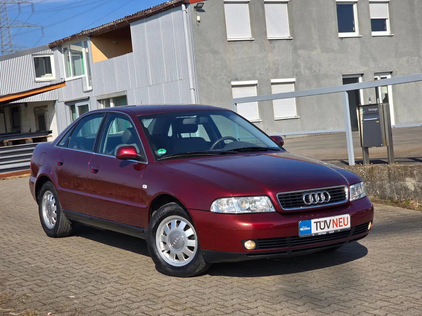 Audi A4 2.4 Rot - 1
