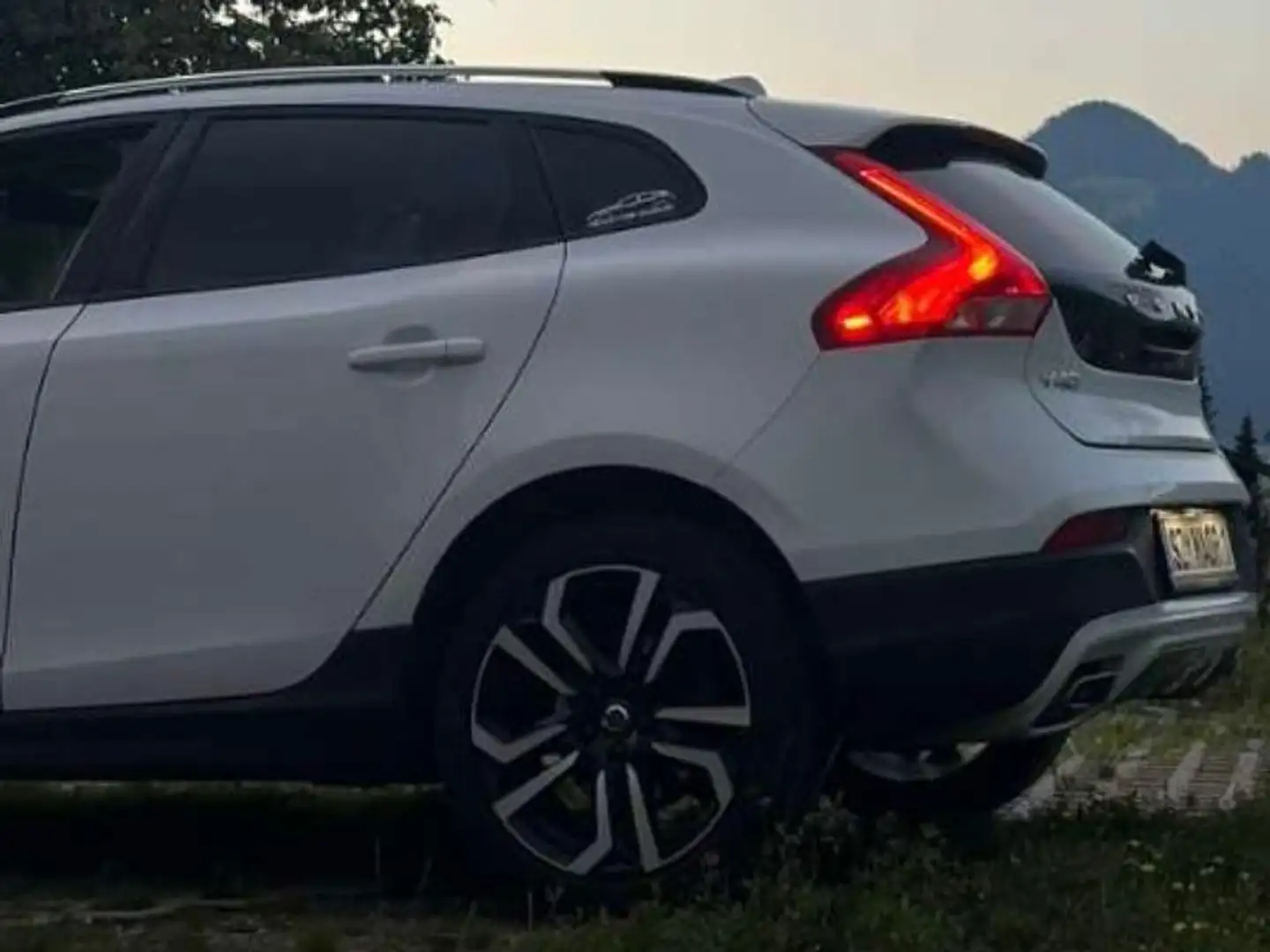 Volvo V40 Cross Country V40 Cross Country D2 Cross Country Cross Country Alb - 2