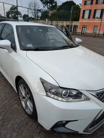 Lexus CT 200h
