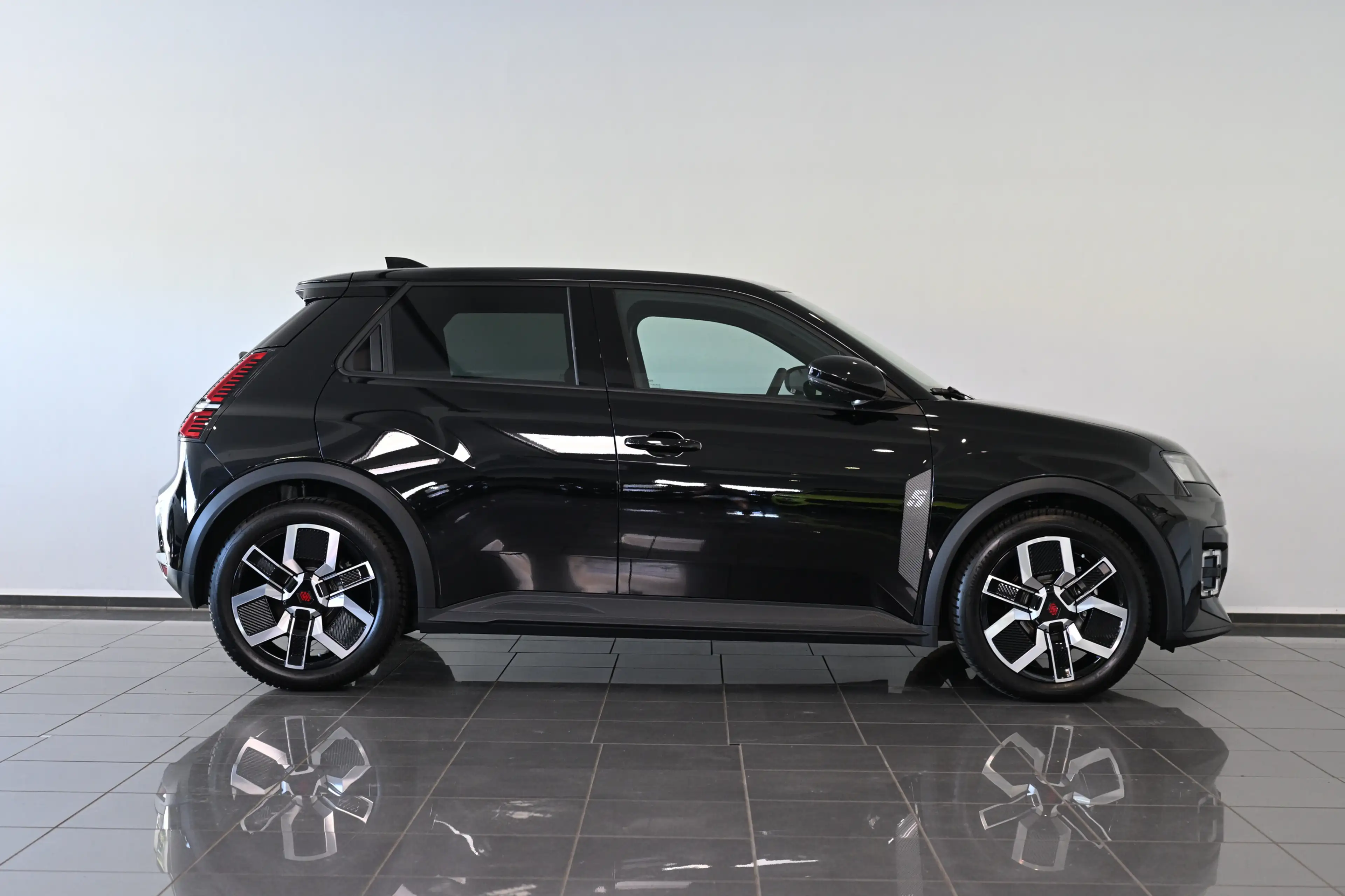 Renault R 5 E-TECH 150 Comfort Range Techno 52 kWh ACC — photo 4
