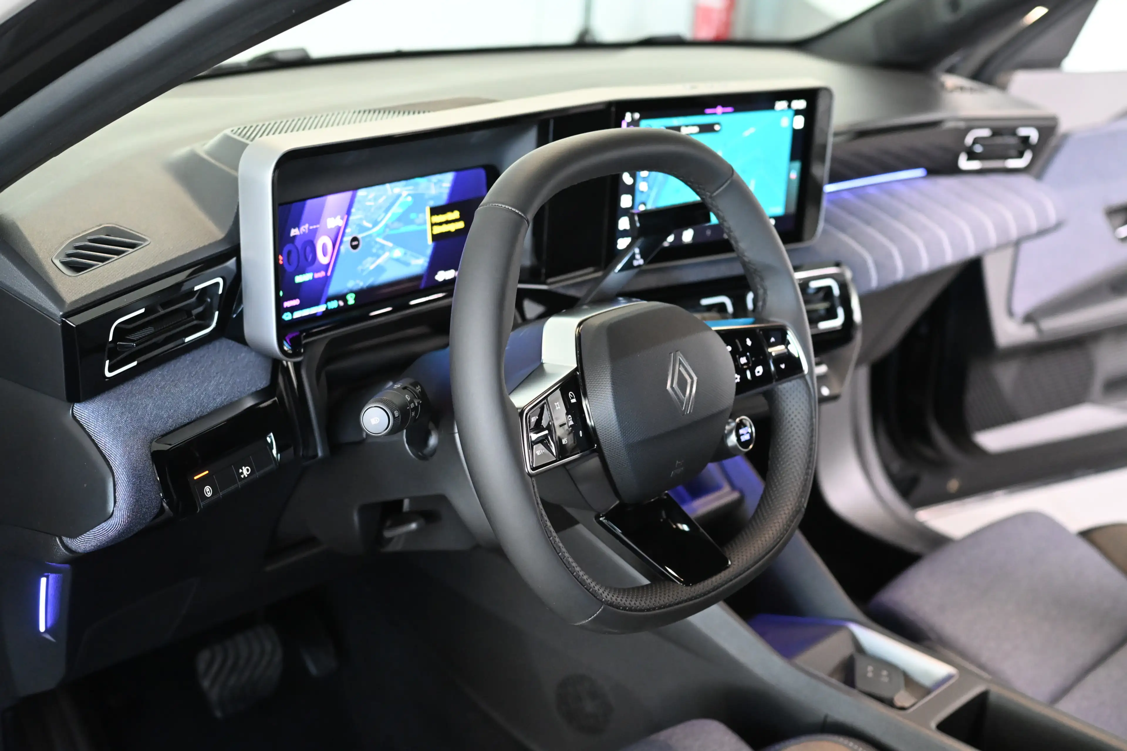 Renault R 5 E-TECH 150 Comfort Range Techno 52 kWh ACC — photo 8