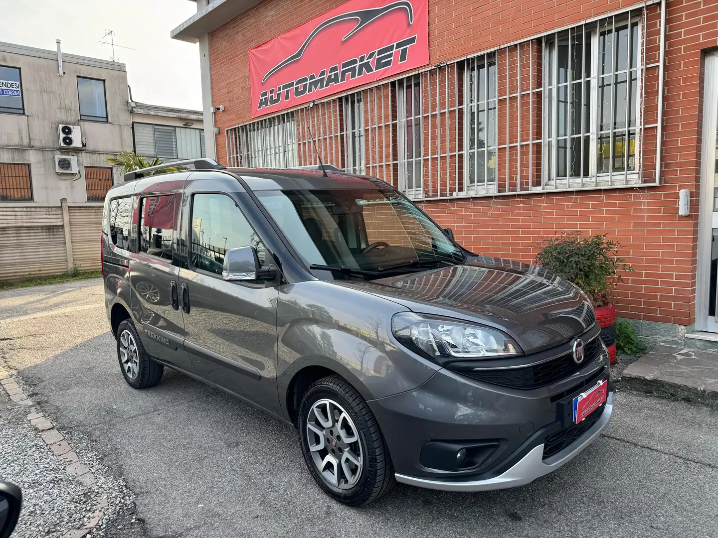 Fiat Doblo 1.6 mjt Trekking 120cv Grigio - 1