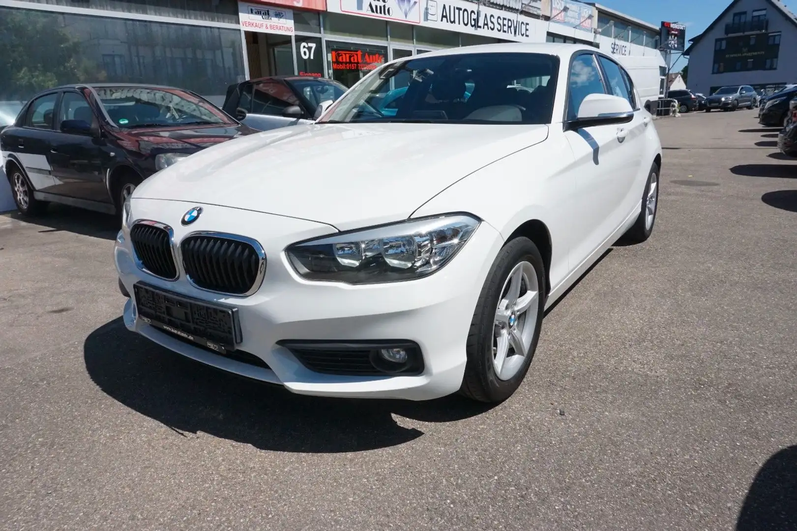 BMW 116 Baureihe 1 Lim. 5-trg. 116 i Advantage Weiß - 1