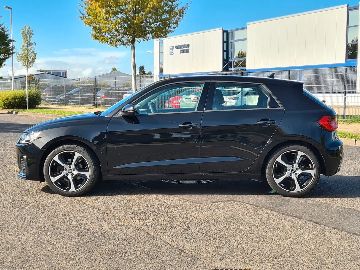 Audi A1 Sportback 30 TFSI advanced *CarPlay*RFK*SHZ* Schwarz - 2