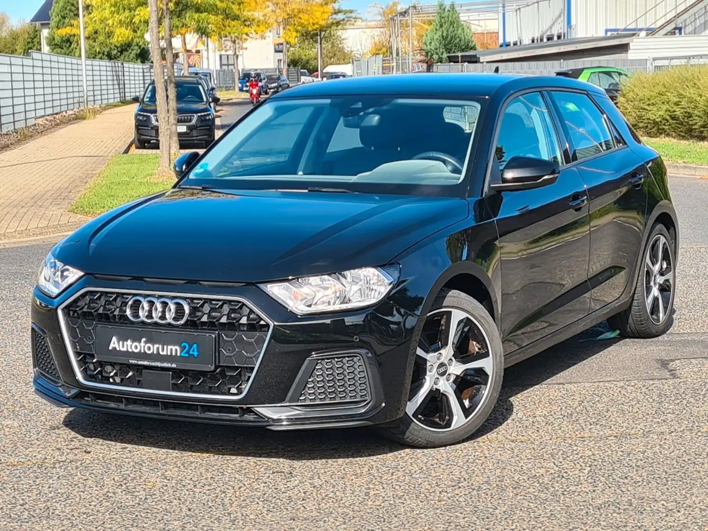 Audi A1 Sportback 30 TFSI advanced *CarPlay*RFK*SHZ* Schwarz - 1