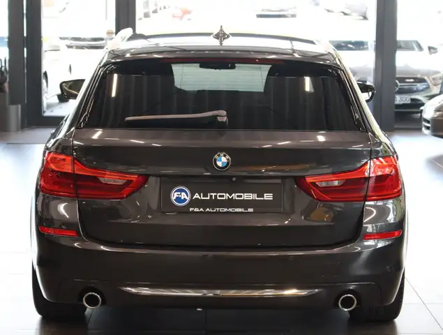 BMW 5 Series view 6